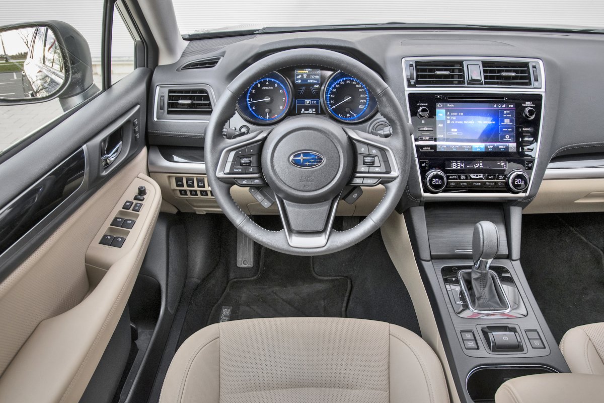 Subaru Outback kontra VW Passat porównanie Magazyn Auto