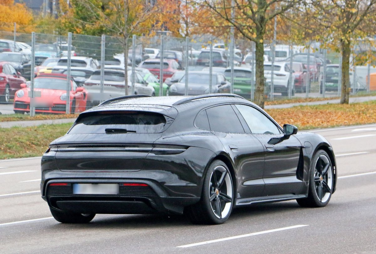 Porsche taycan sport turismo