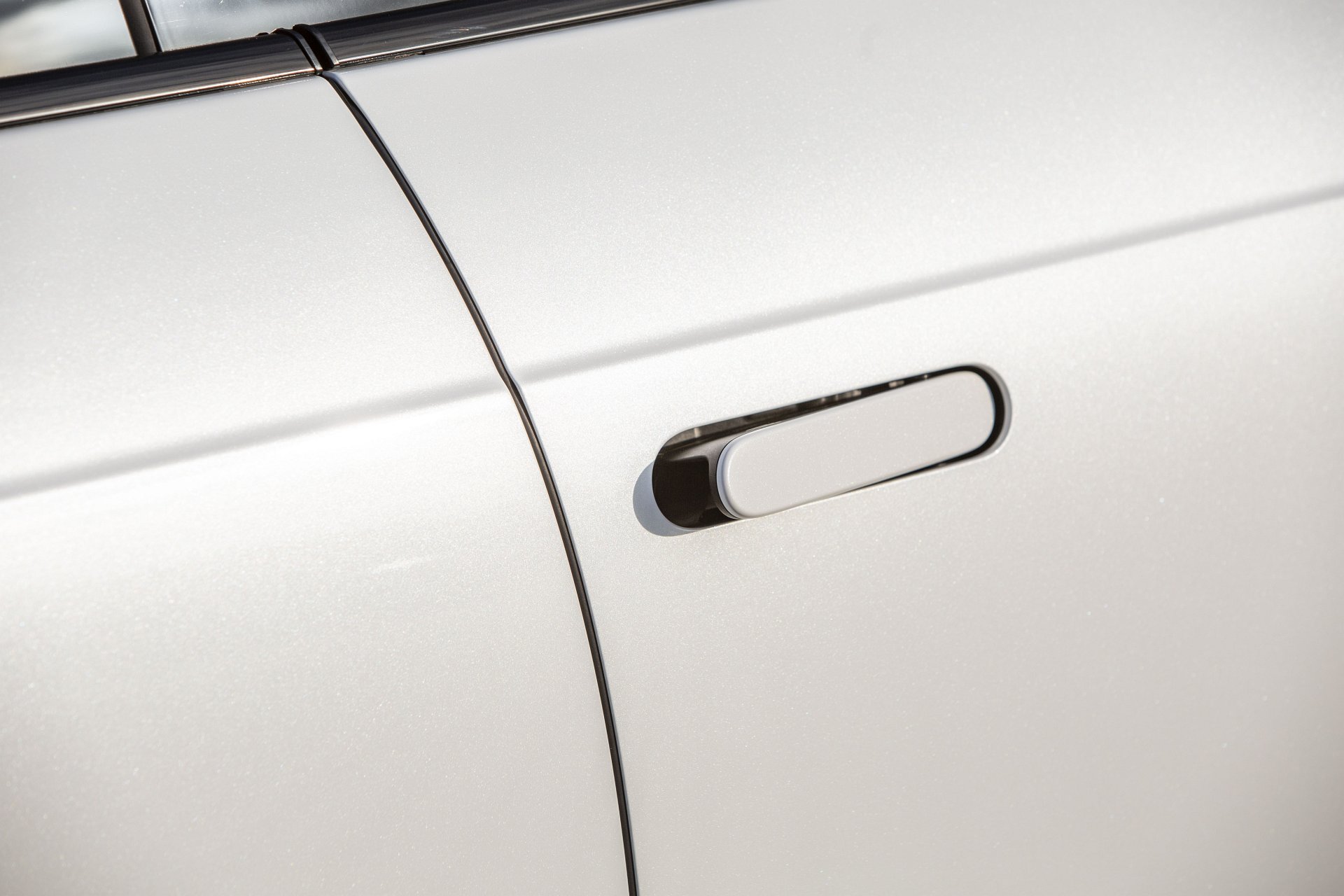 Honda e wysuwana klamka