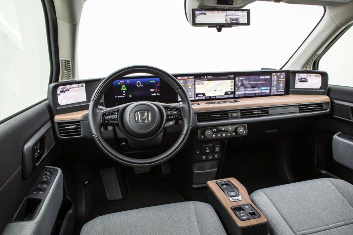 Honda e test 2020 07 kokpit