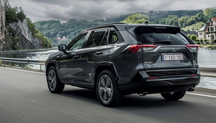 rav4phevdpl2020-dynamic-041