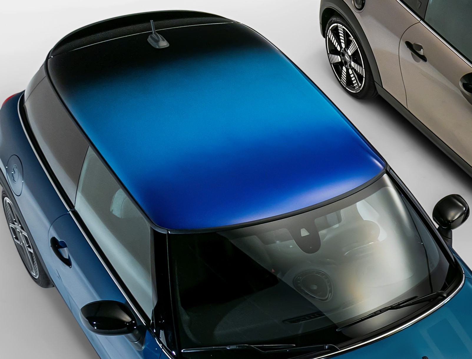 P90411723_highRes_mini-family-shot-01-