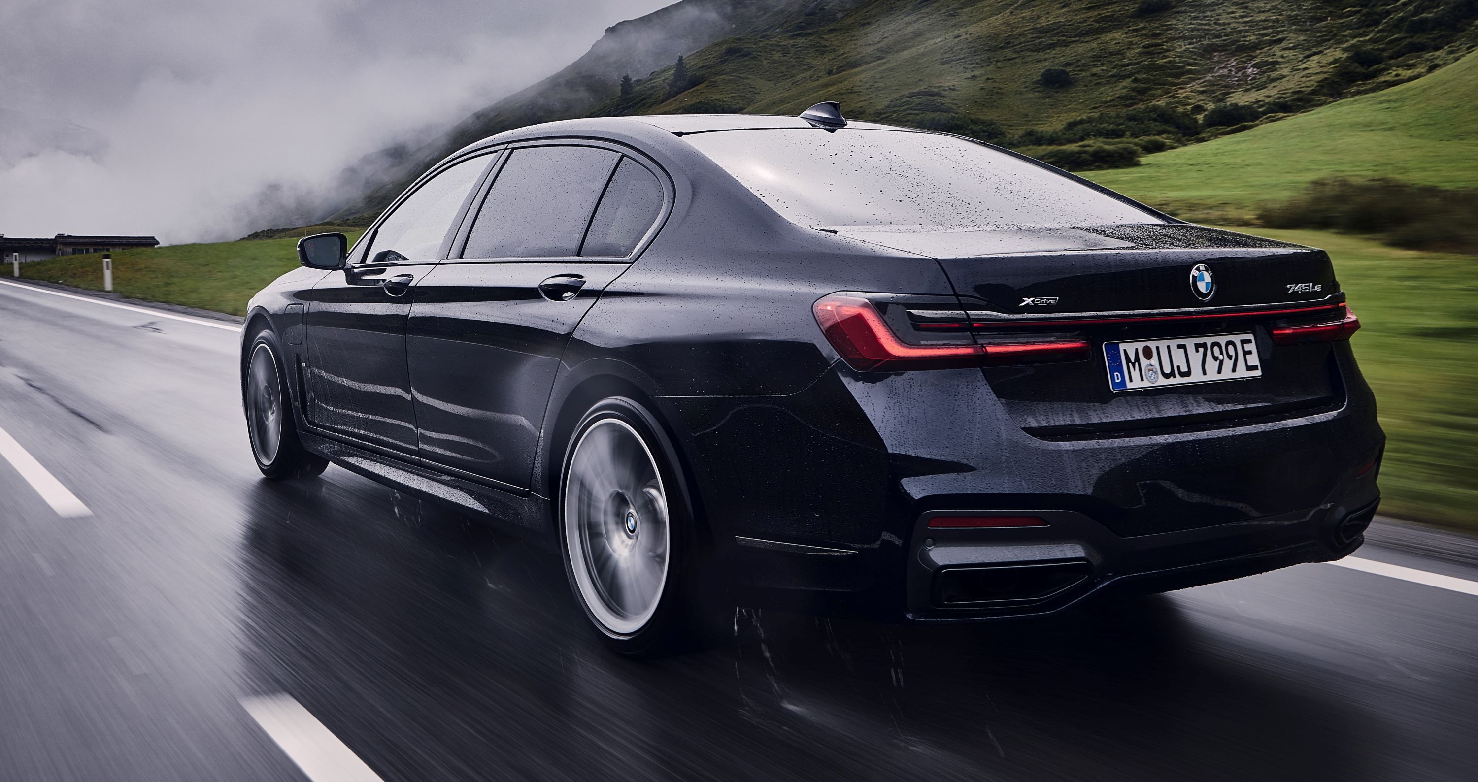 P90370813_highRes_the-new-bmw-745le-xd