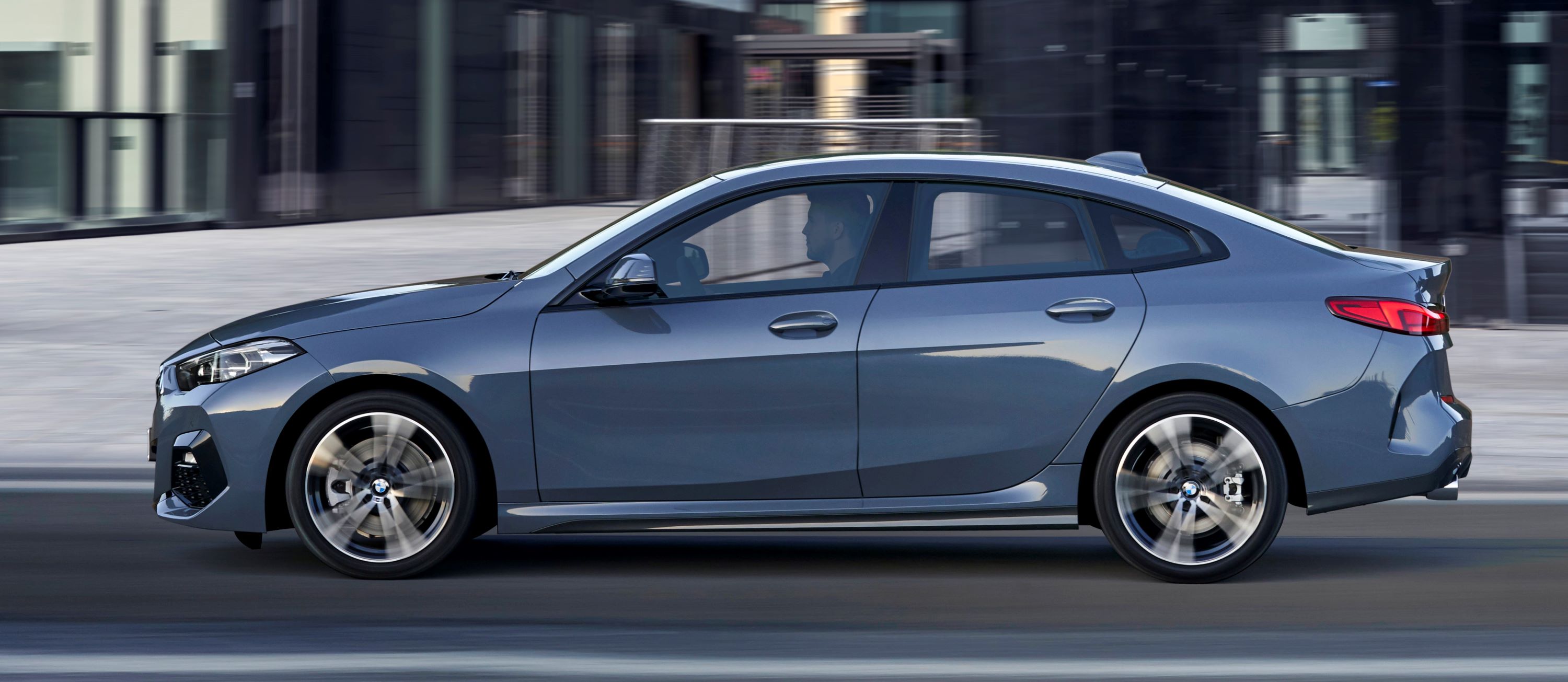 P90412510_highRes_the-new-bmw-2-series