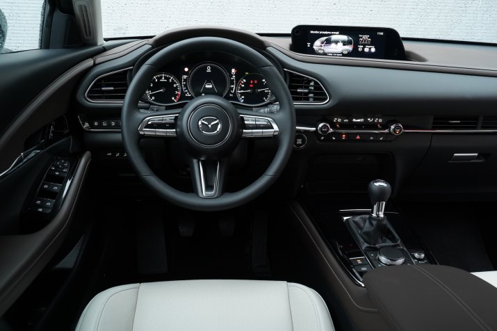 Mazda CX-30 - deska rozdzielcza