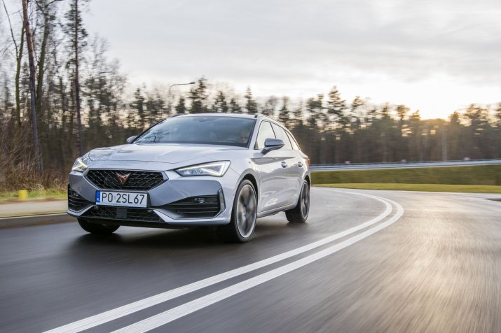 KSZ_CUPRA_LEON_ST_EHYBRID_DYNAMIKA_006