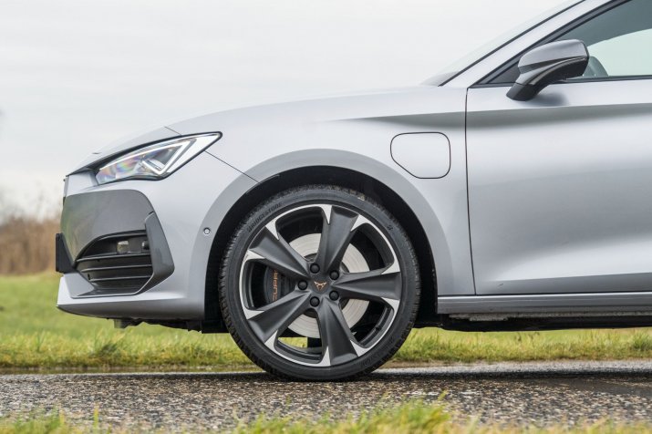 KSZ_CUPRA_LEON_ST_EHYBRID_EXTERIOR_010