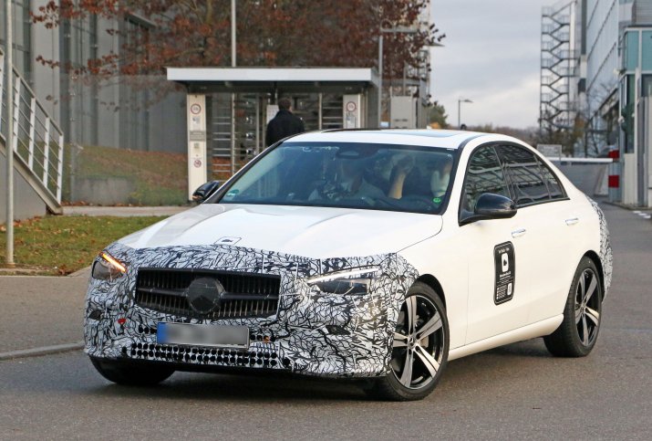 Mercedes_C_less_camo_05