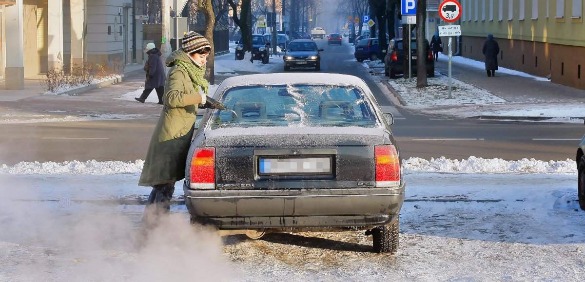 Jak zima zmienia zasady ruchu drogowego Magazyn Auto