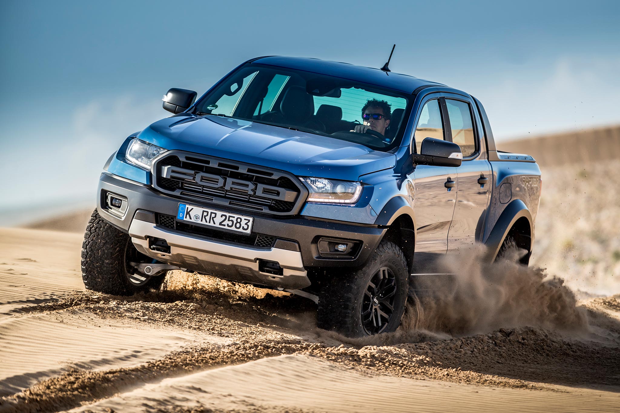 2019_FORD_RANGER_RAPTOR_PERFORMANCE_BLUE_161-LOW