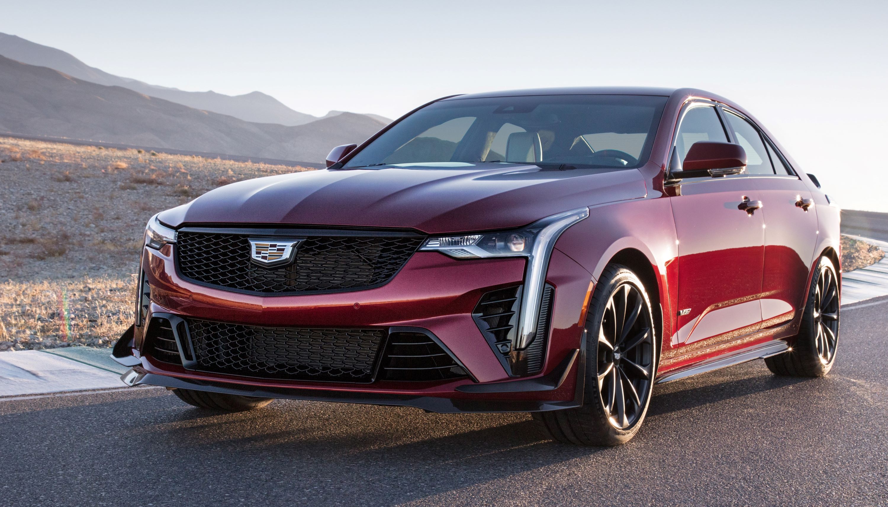 2022-Cadillac-CT4-V-Blackwing-003