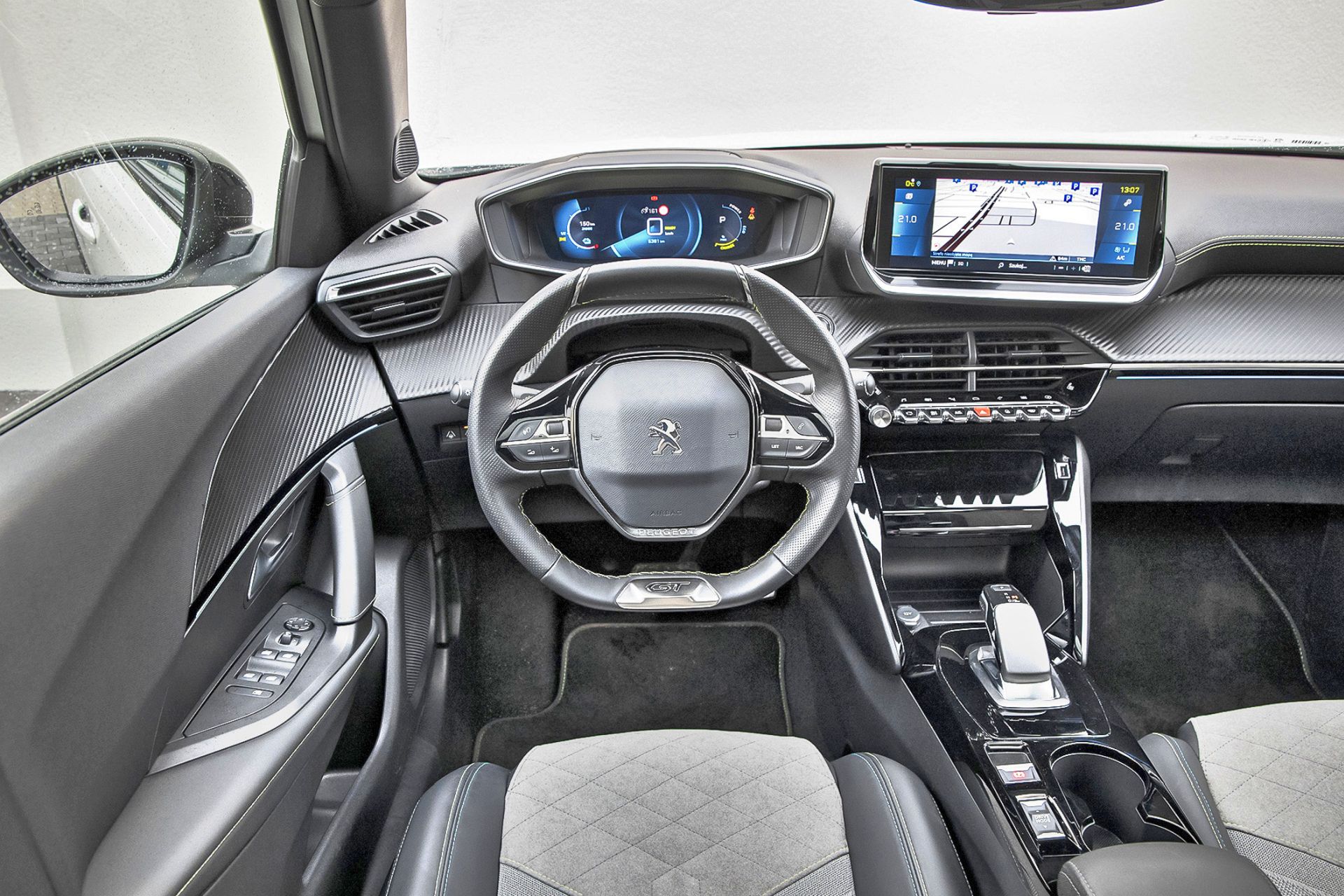 2021 Peugeot e-2008 (9)