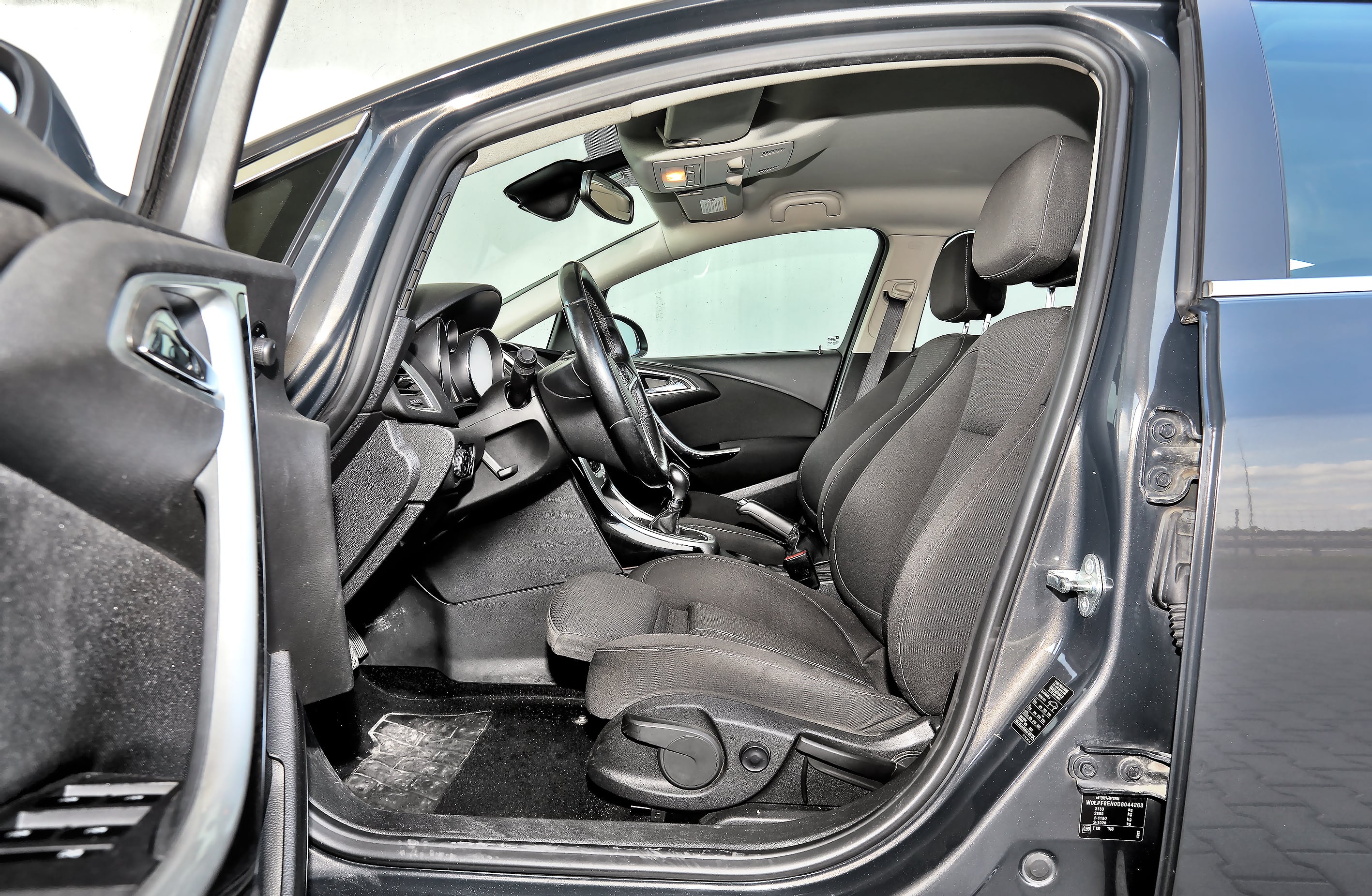 Opel_Astra_J_Sports_Tourer_3