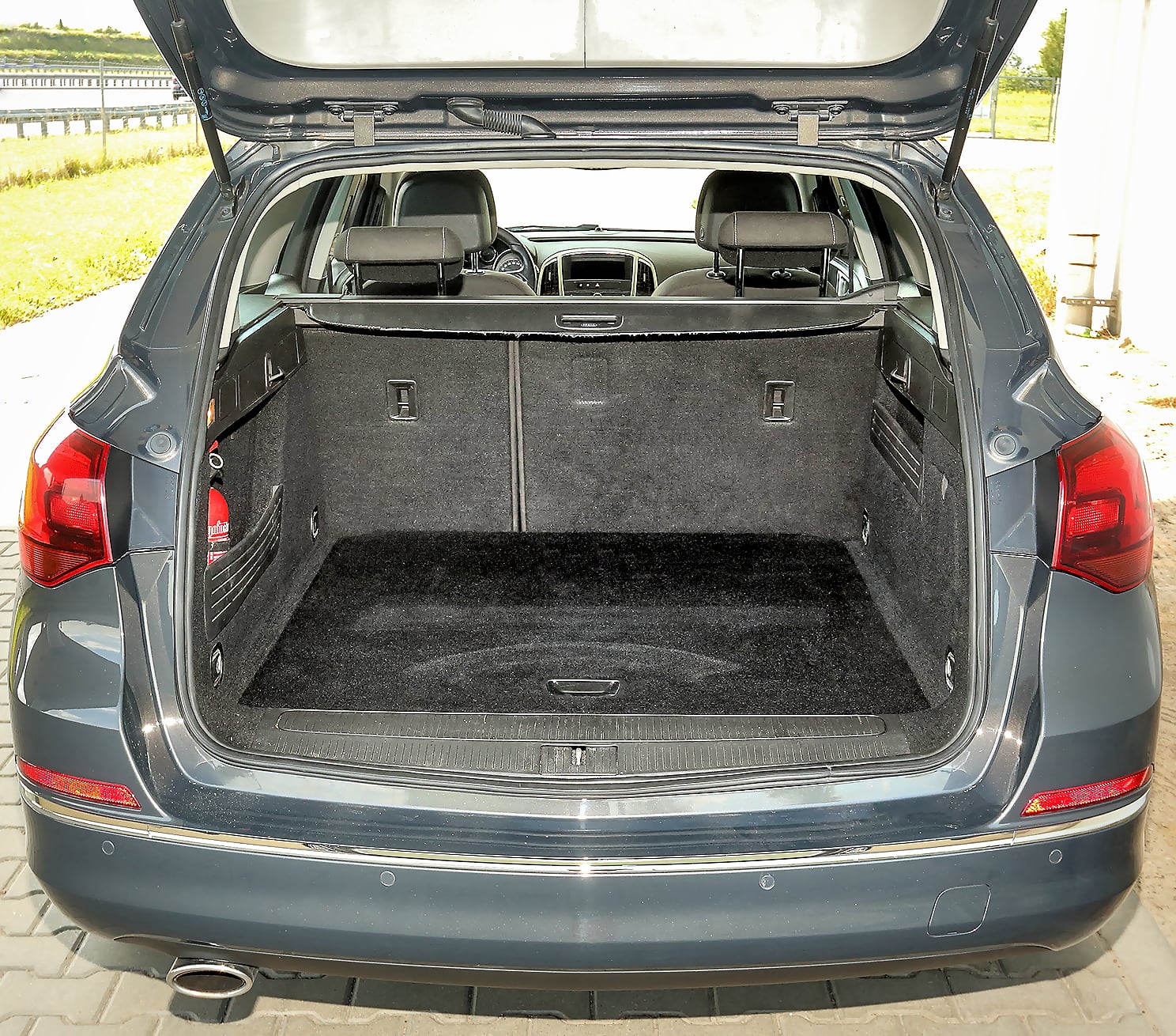 Opel_Astra_J_Sports_Tourer_6