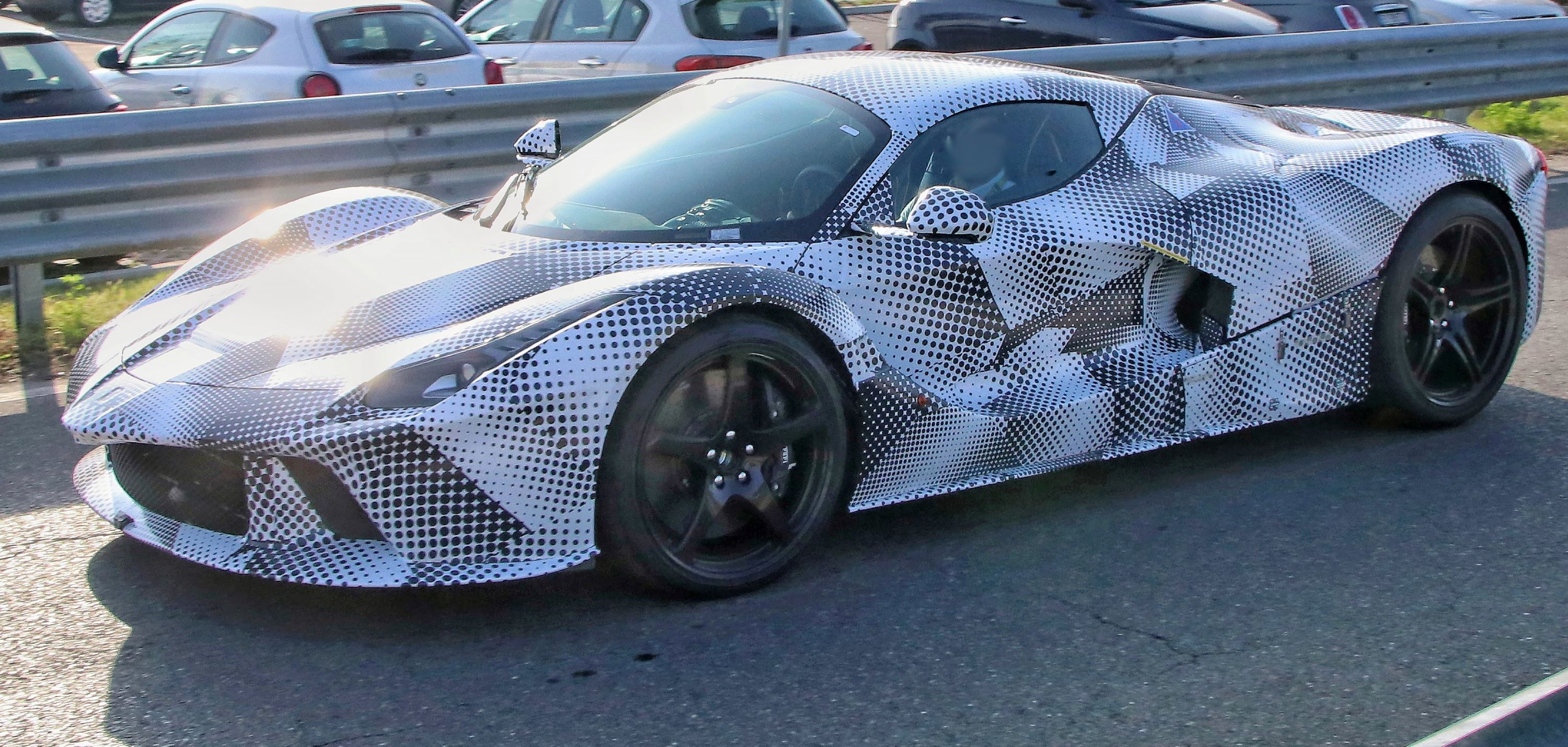 Ferrari_Supercar_mule_02