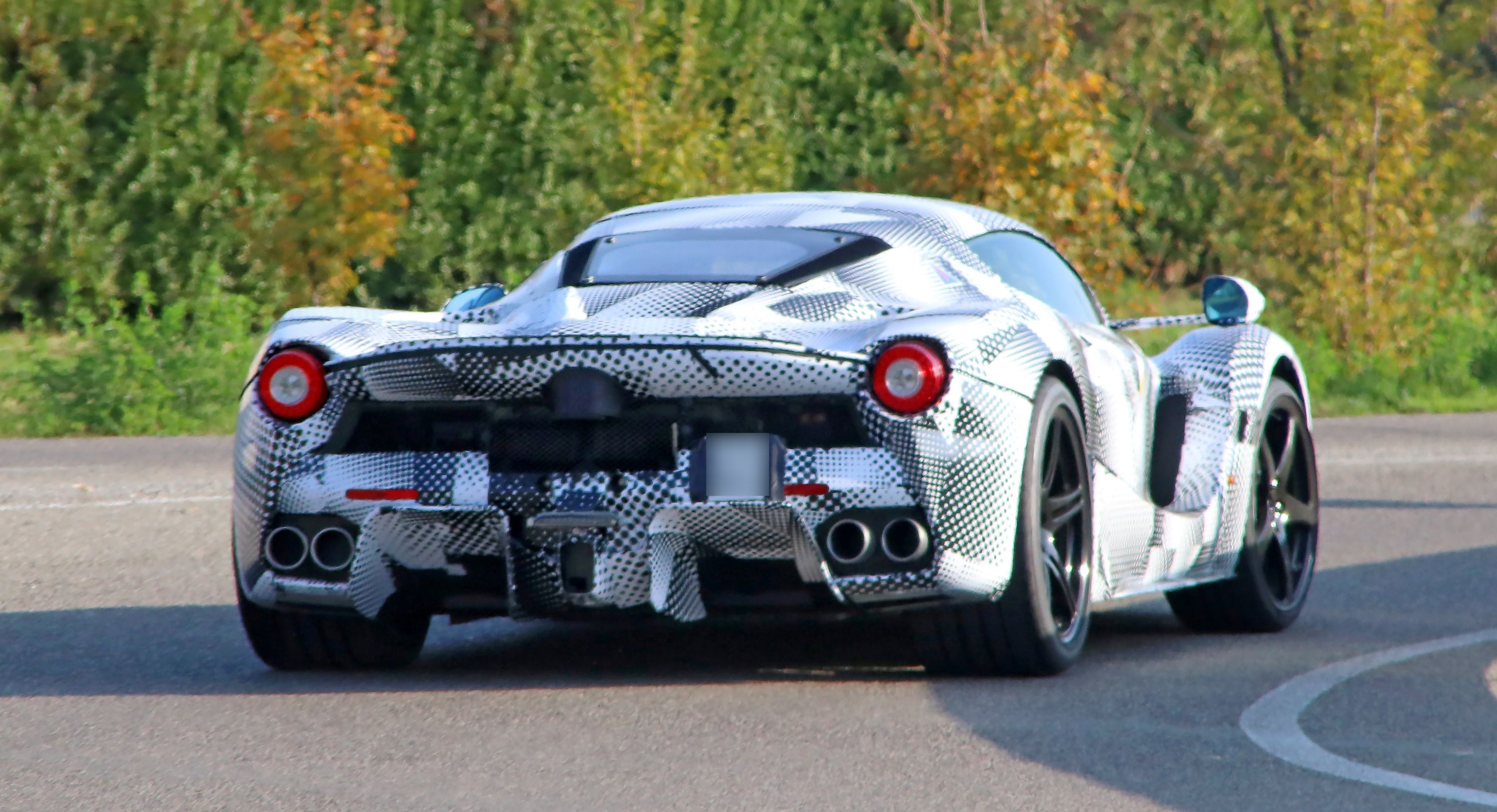 Ferrari_Supercar_mule_05