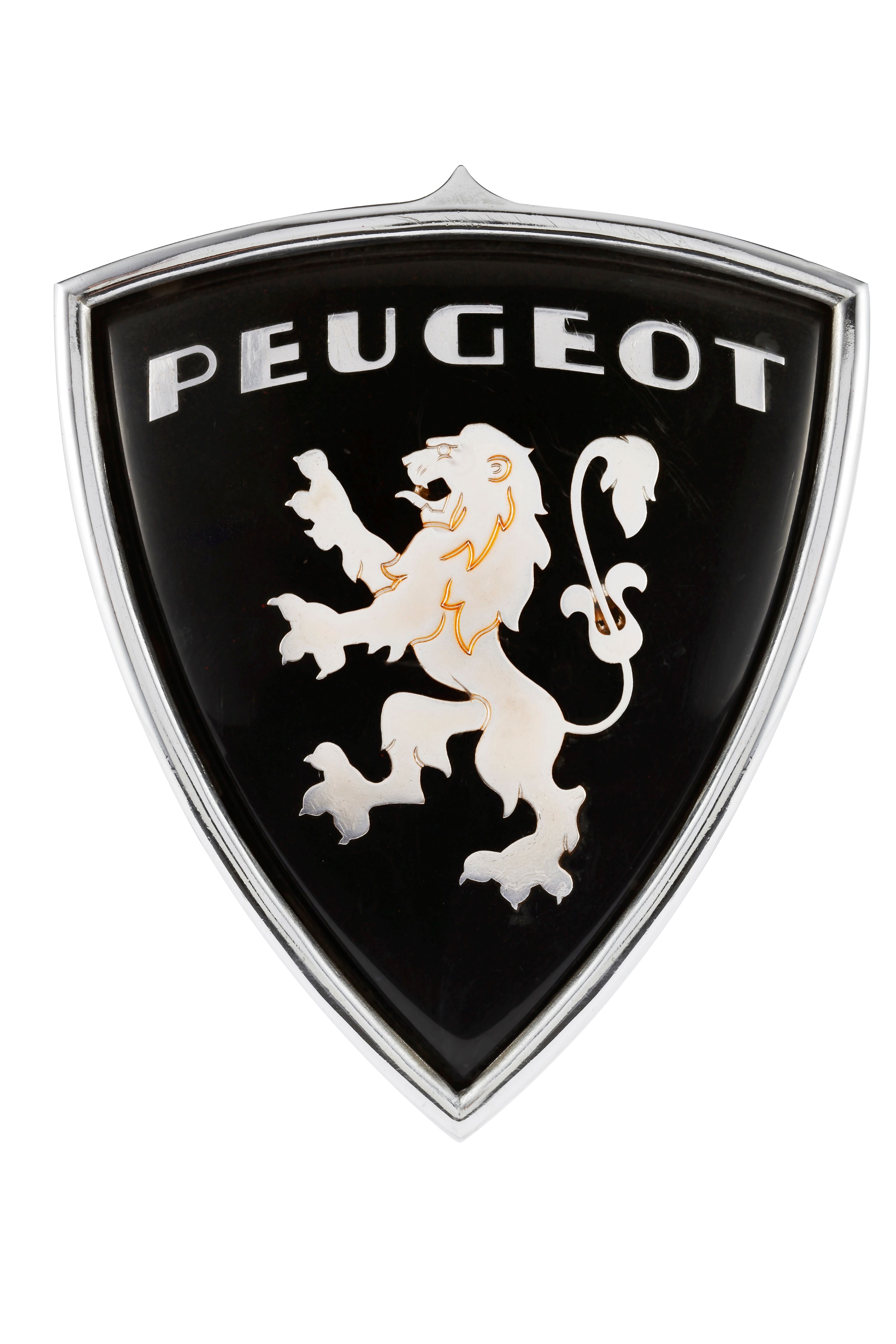 Герб где лев. Пежо логотип. Значок машины Пежо. Эмблема авто со львом. Марка машины с львом на эмблеме.