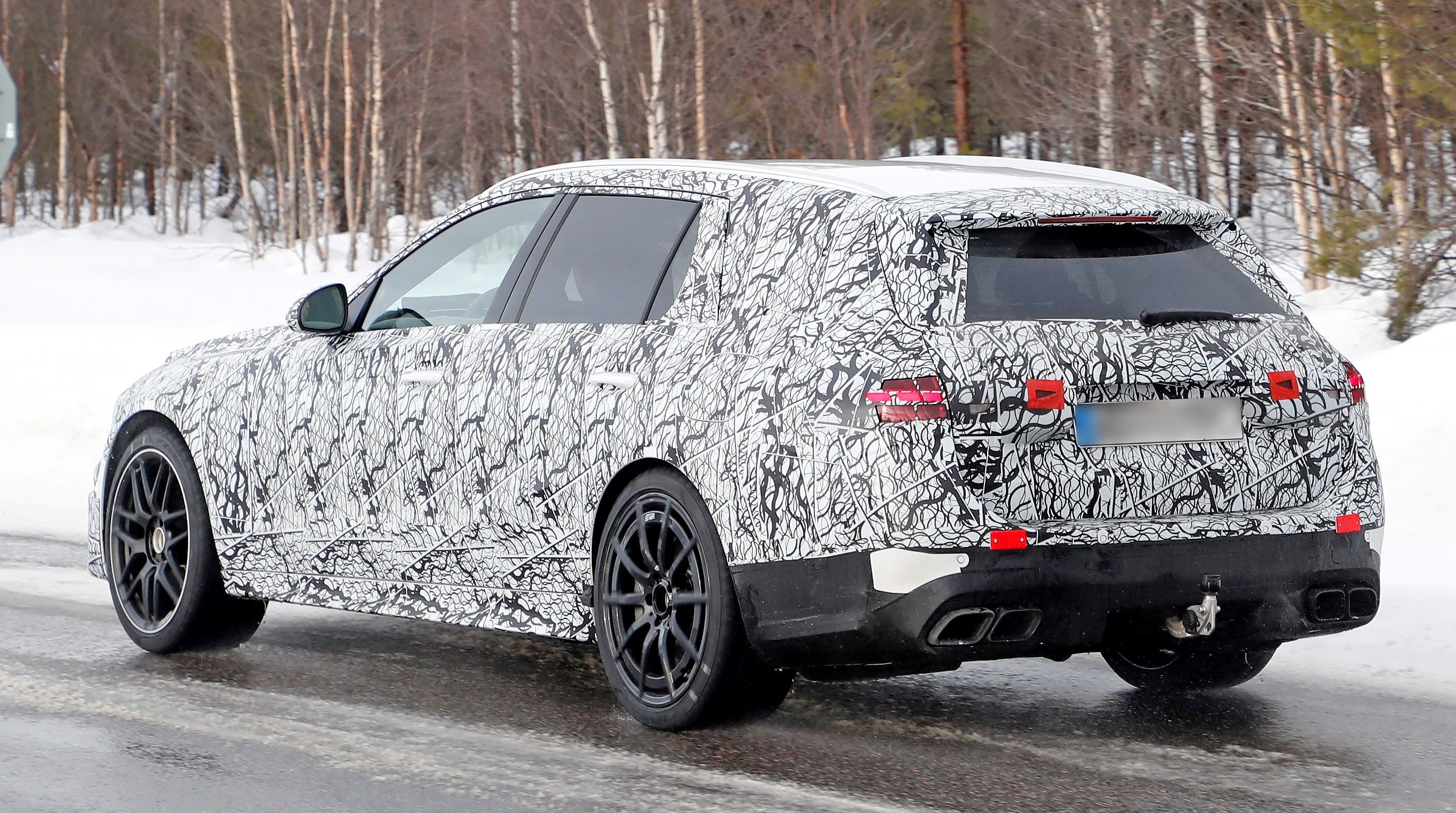 Mercedes AMG C63 Wagon 7