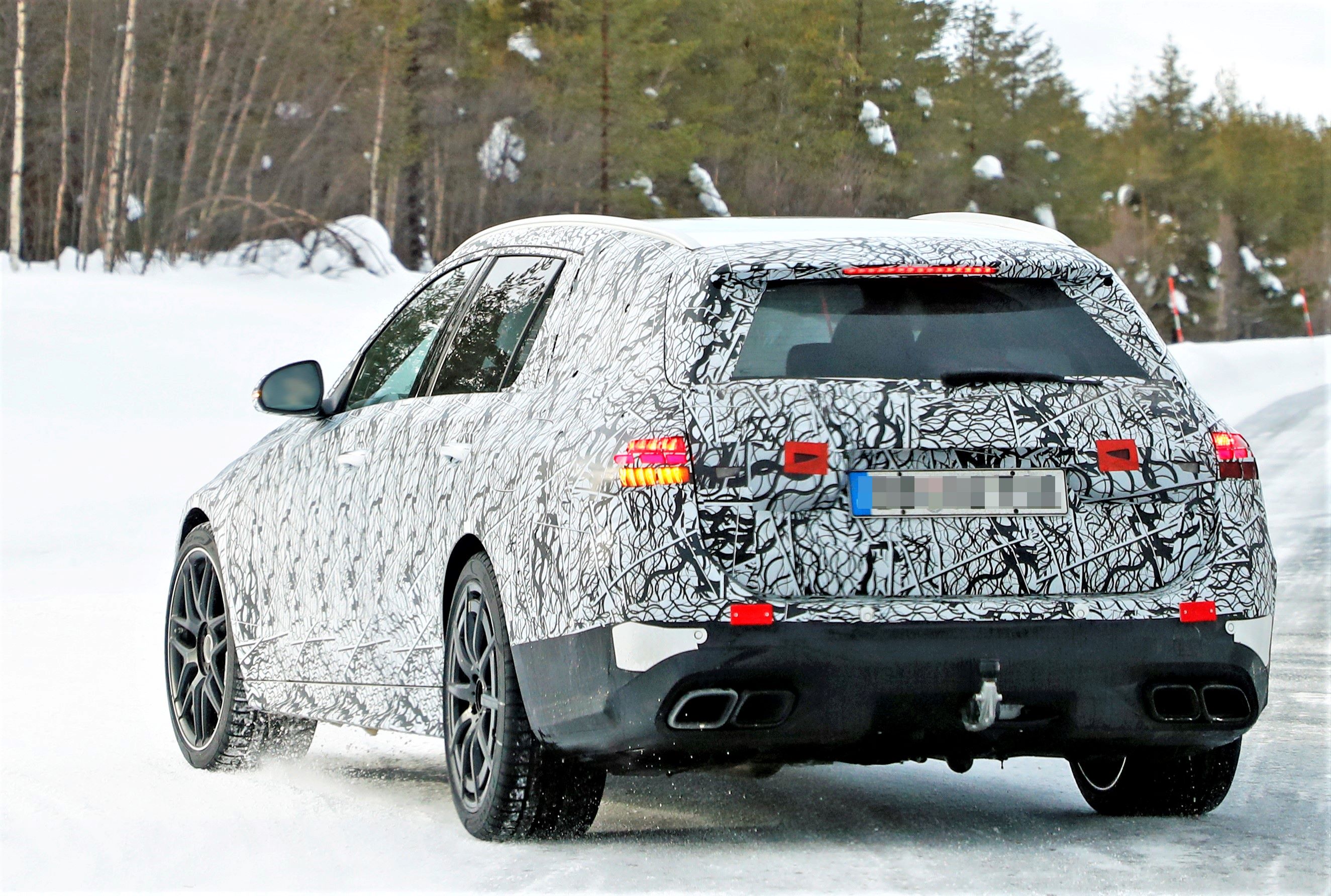 Mercedes AMG C63 Wagon 20