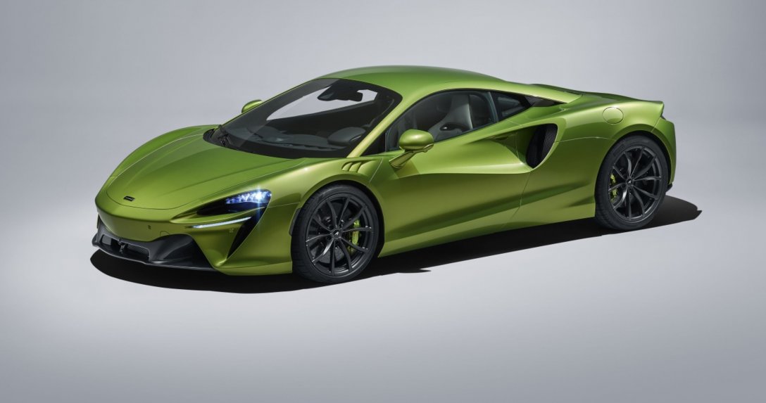 Dużo karbonu, hybryda, 680 KM – McLaren Artura