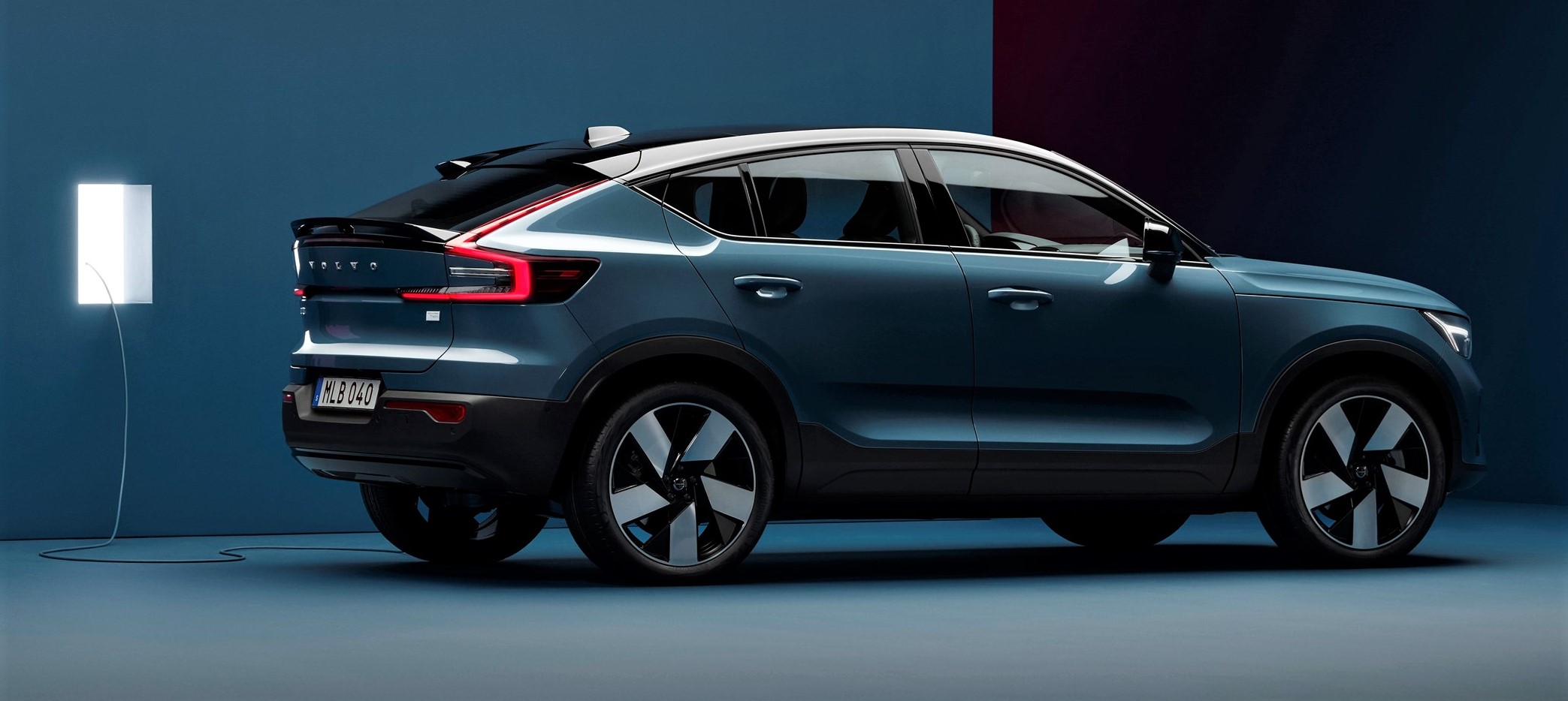 277602_Volvo_C40_Recharge_Studio