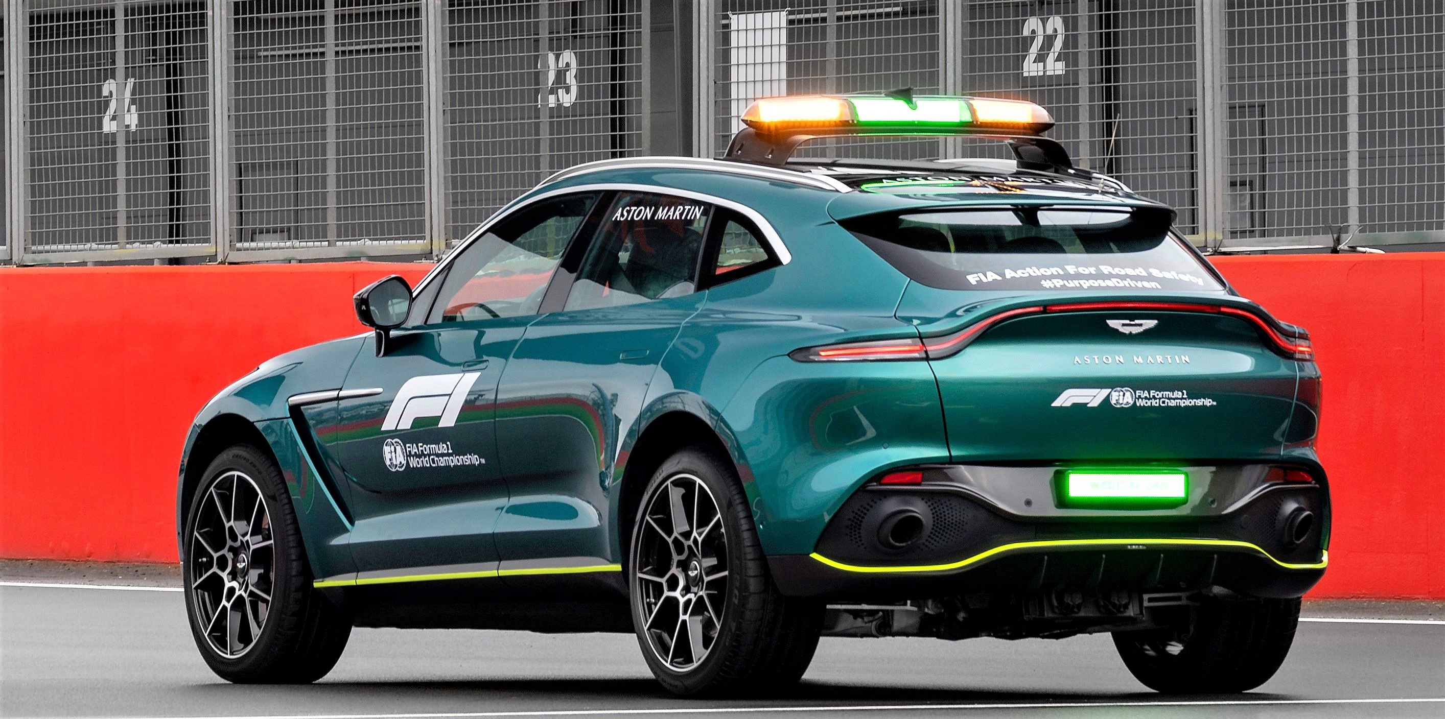 AstonMartinDBX_OfficialMedicalCarofFormulaOne_10
