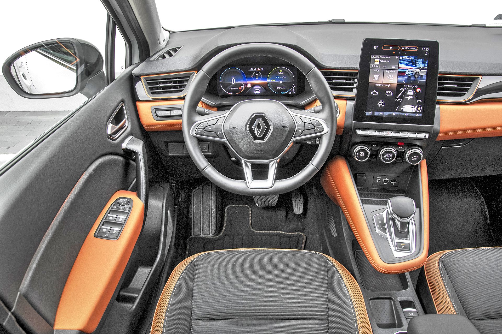 KSZ_RENAULT_CAPTUR_II_ETECH_INTERIOR_010