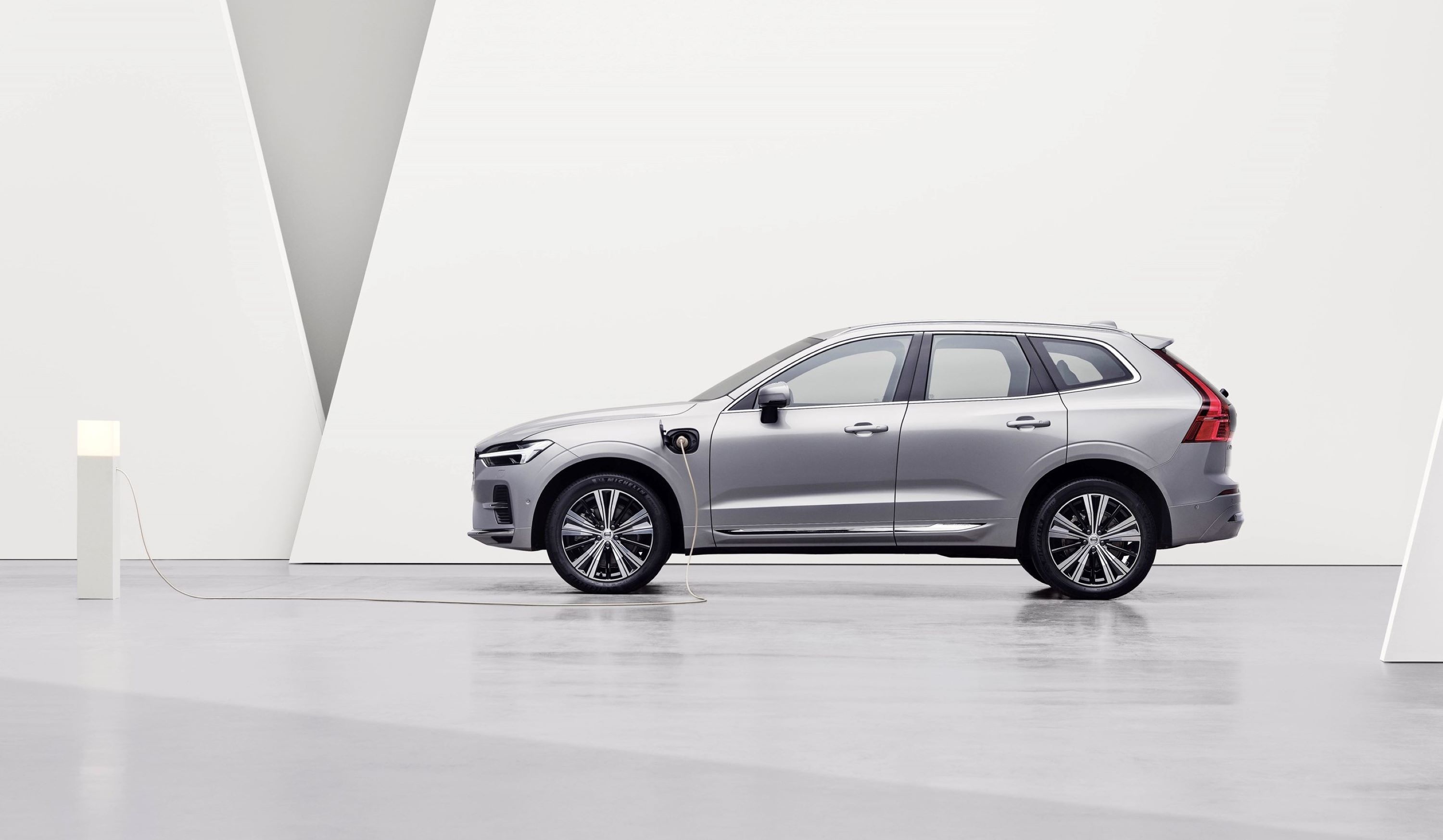 279259_XC60_Model_Year_2022