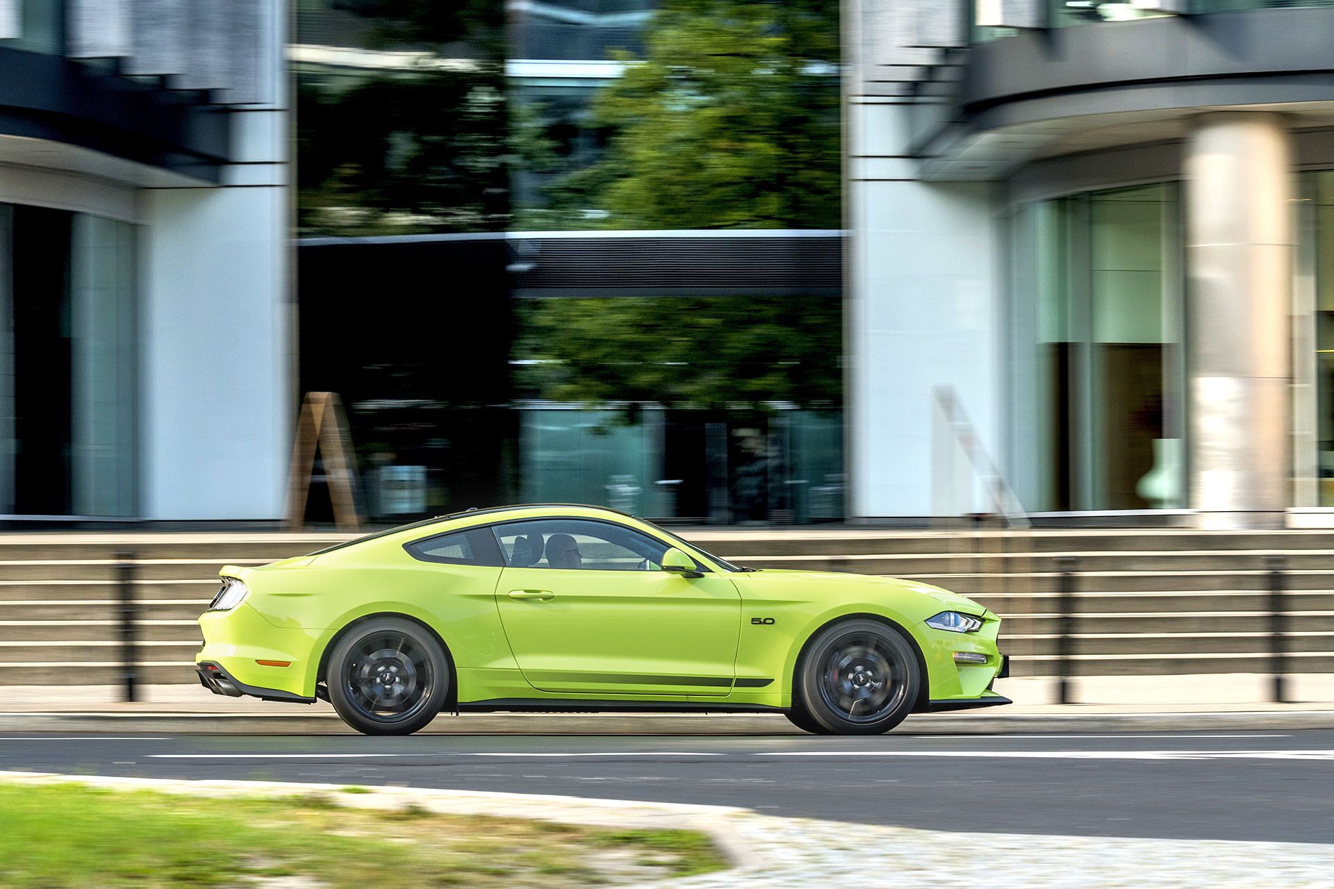 KSZ_FORD_MUSTANG_VI_FL_55_DYNAMIKA_018