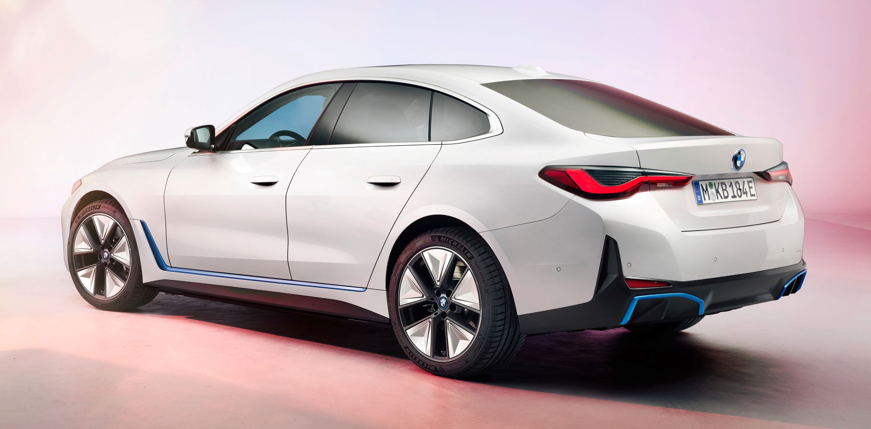 P90416002_highRes_first-view-on-the-up