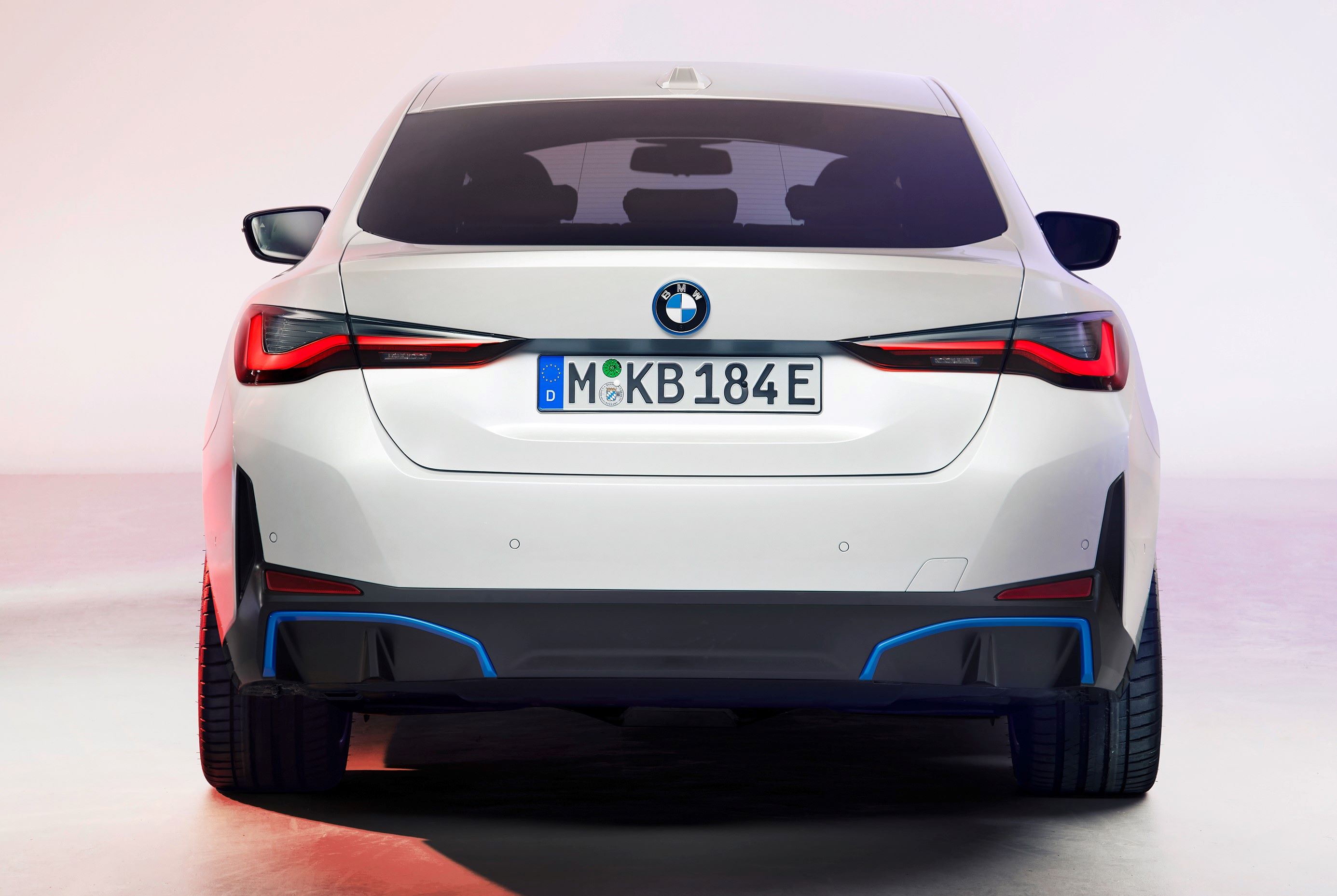 P90416004_highRes_first-view-on-the-up