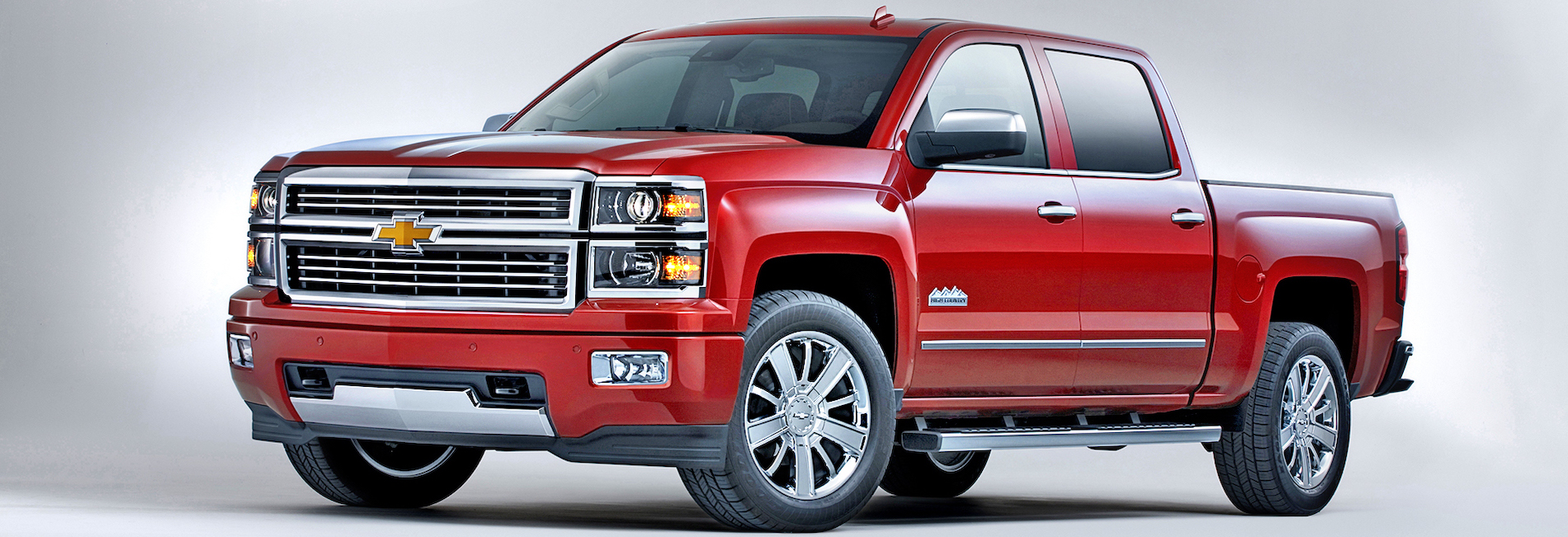 2015-Chevrolet-SilveradoHighCtry-015