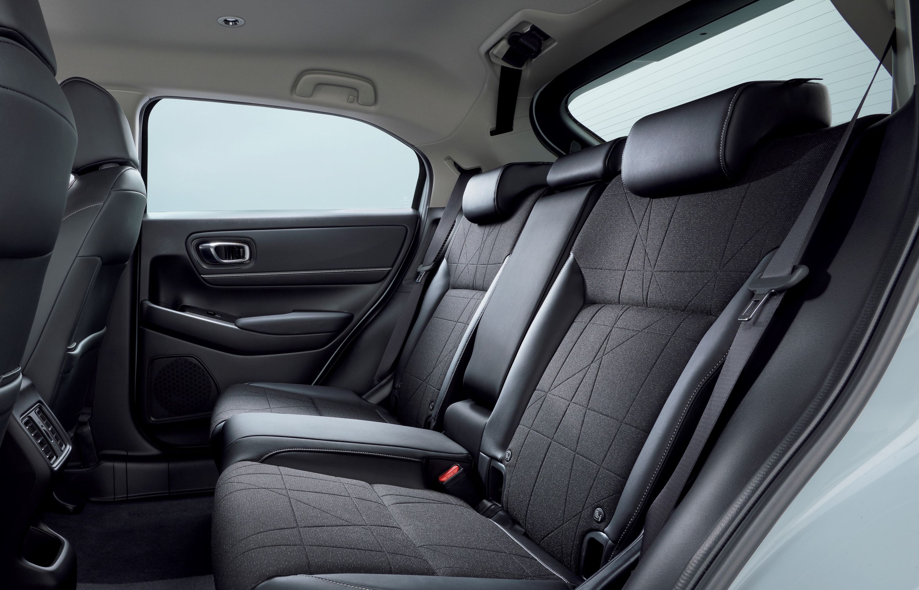 329174_Honda_HR-V_e_HEV_2021