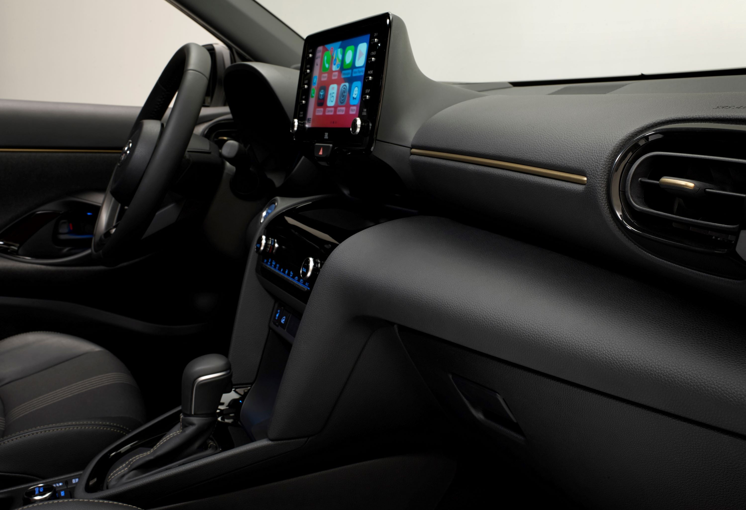 yaris-cross-adventure-int-02