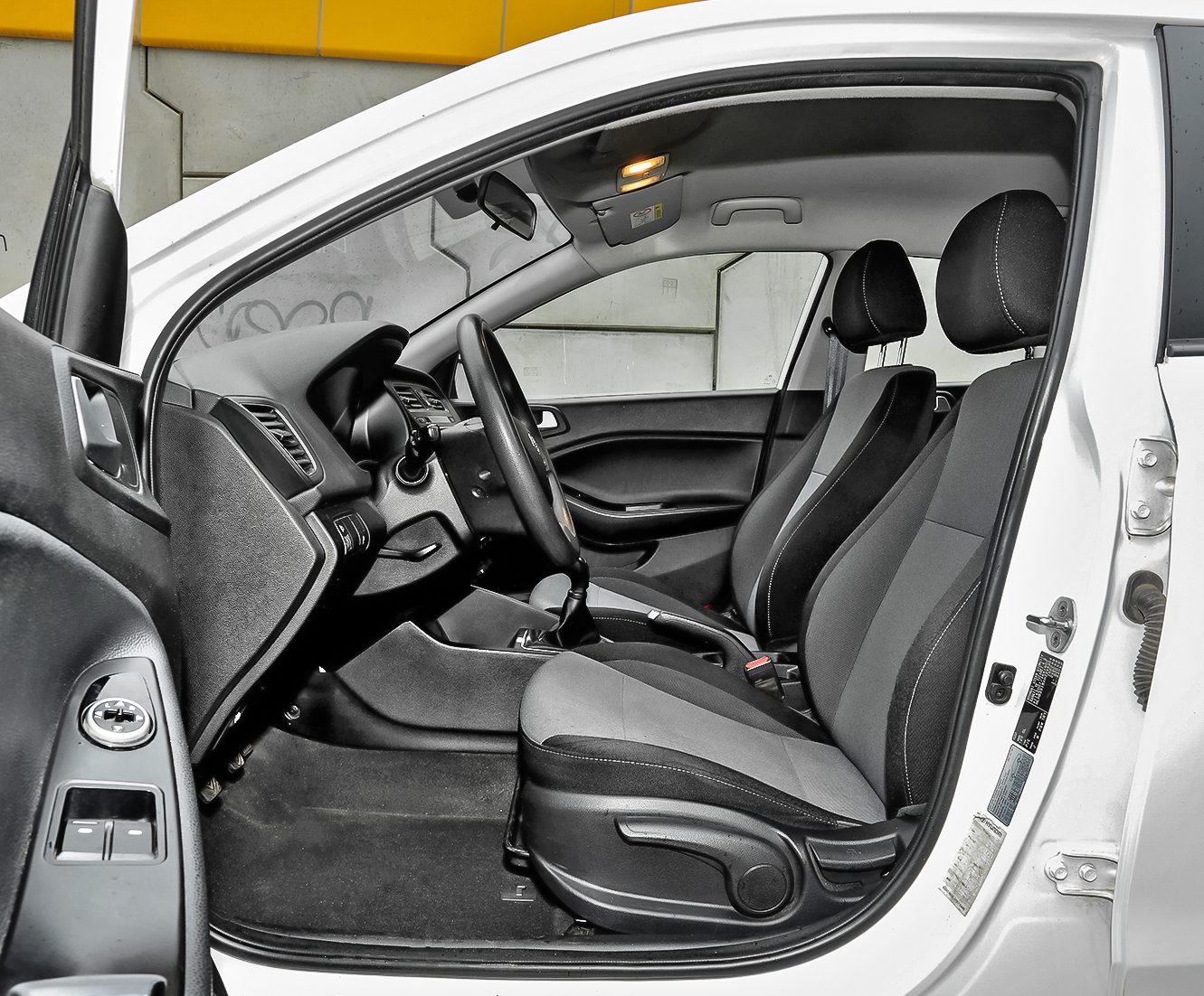 Hyundai_i20_12