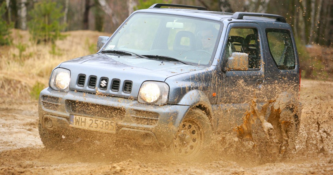 Trzydrzwiowe auta terenowe – przegląd rynku, polecane wersje