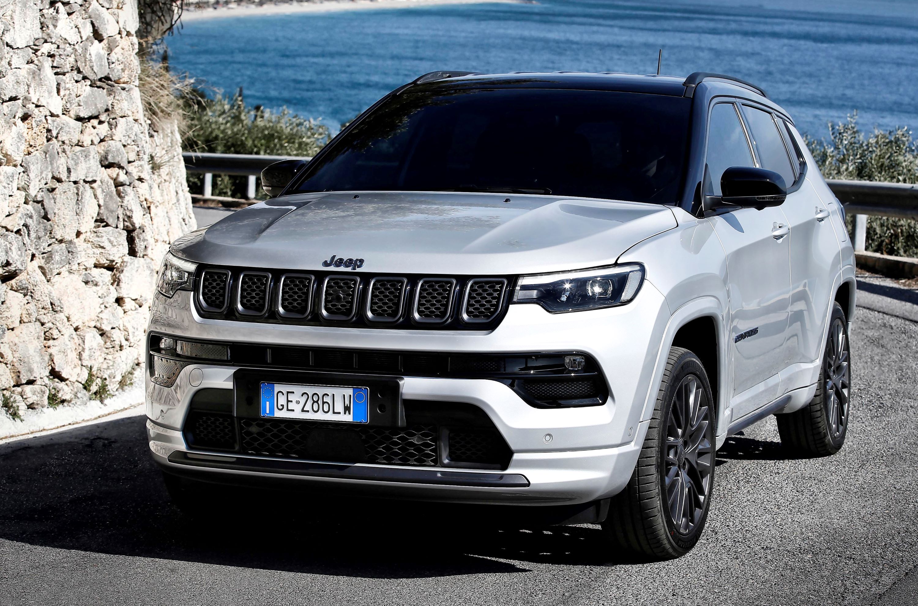 6. New Jeep® Compass S 4xe