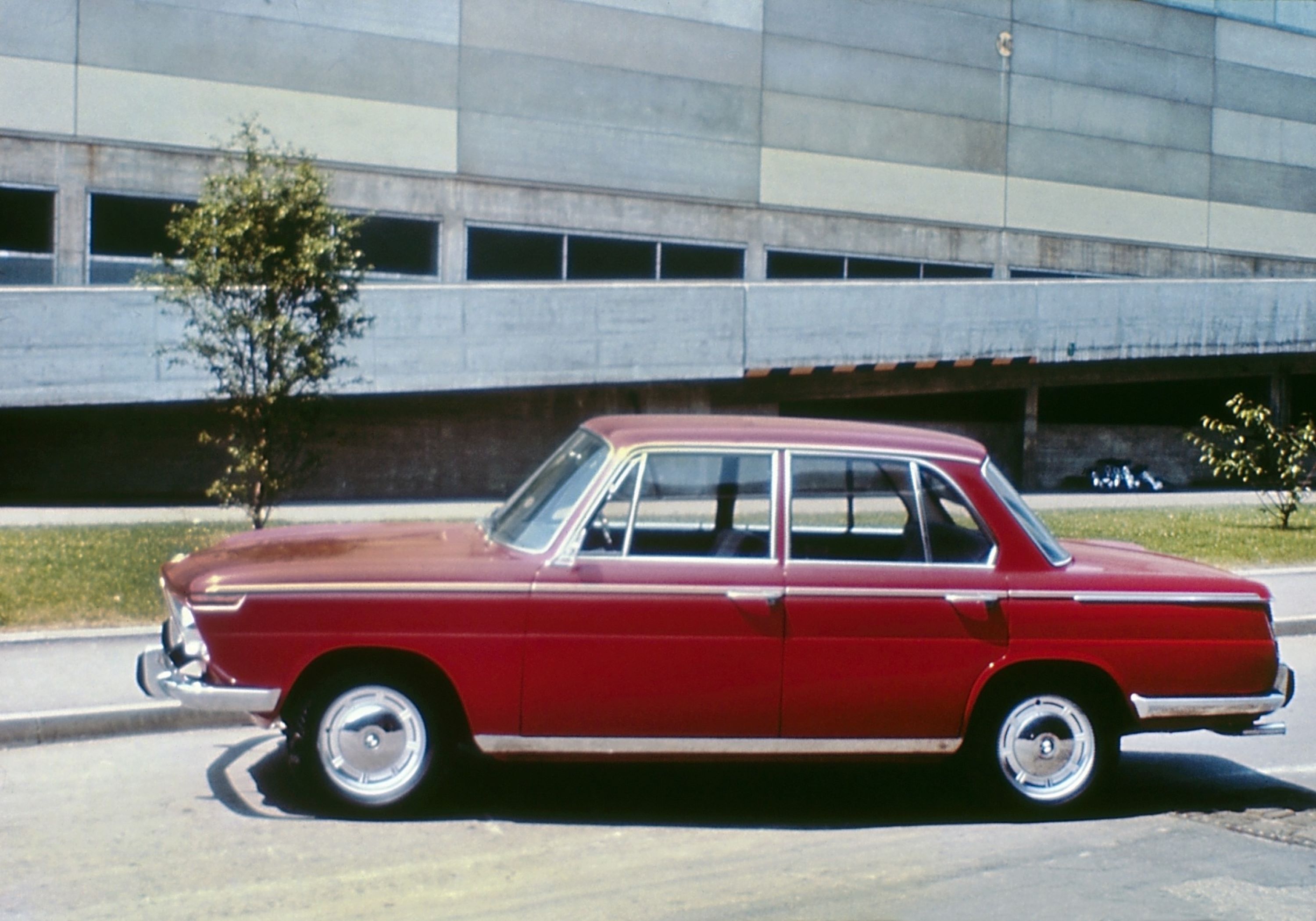 BMW2000