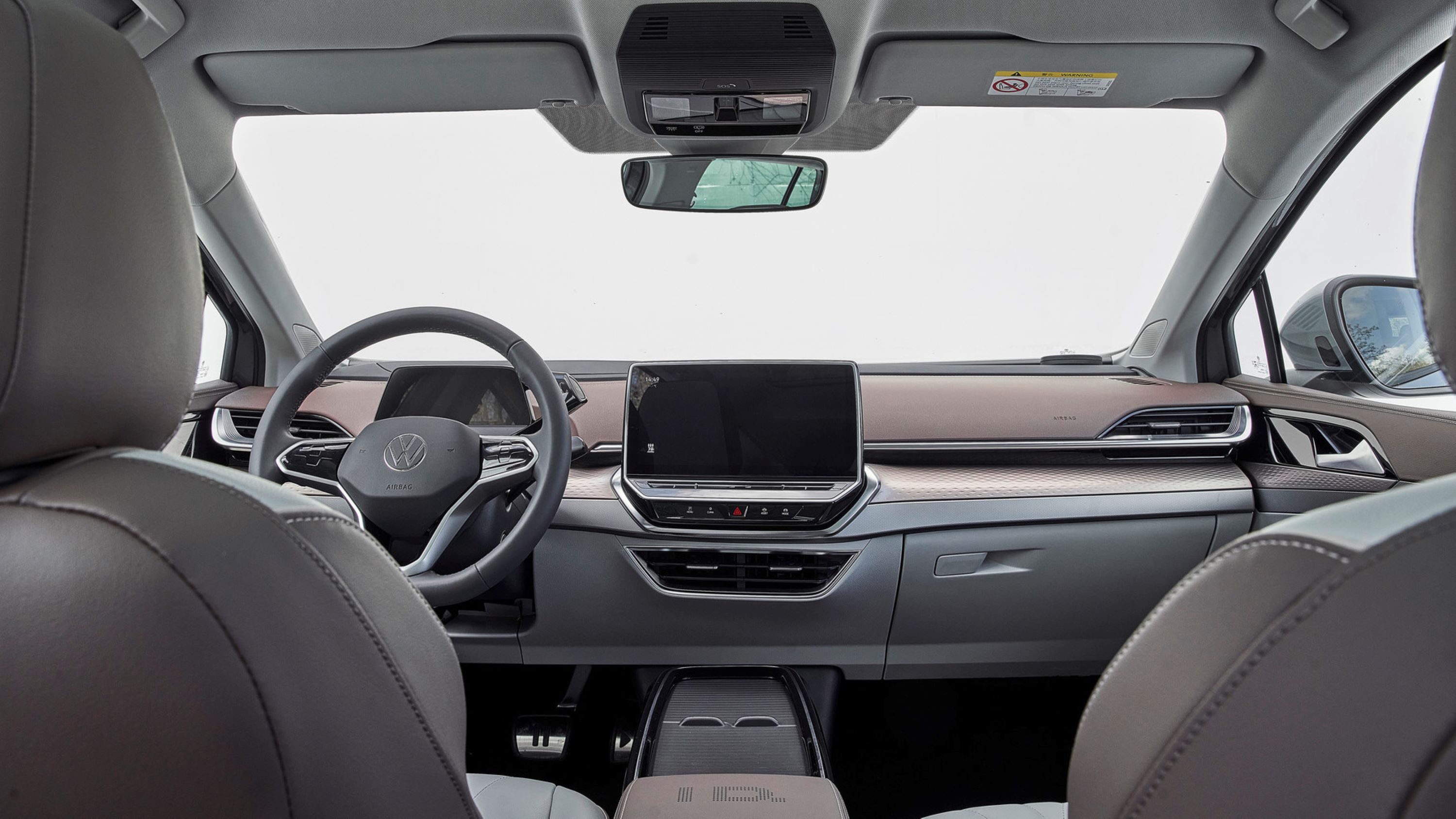 DB2021AU00303_medium