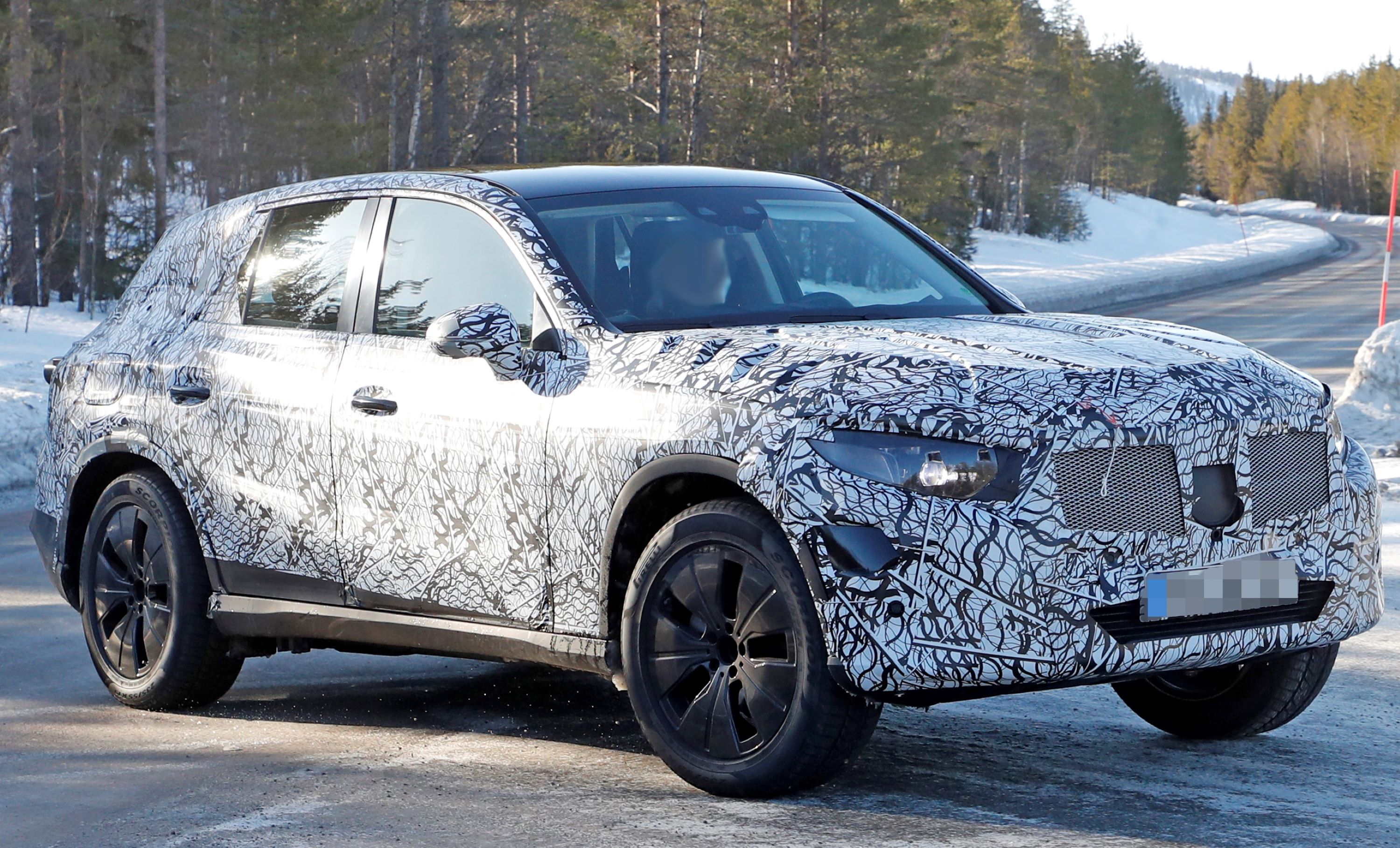 Mercedes_GLC_FB