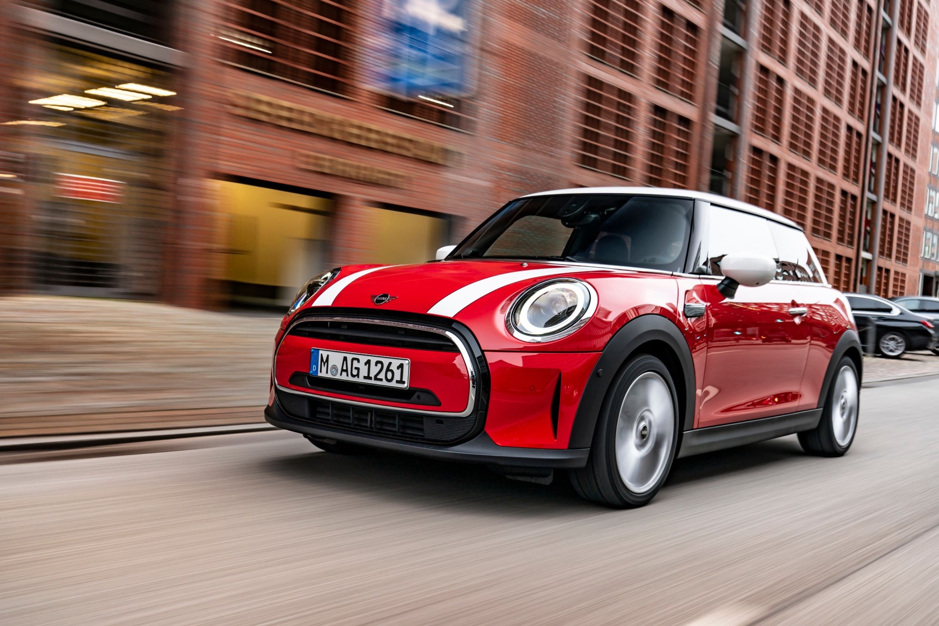 Под мини купер. Mini Cooper 2021. Мини Купер БМВ 2021. Мини Купер машина 2021. Мини Купер 2021 красный.