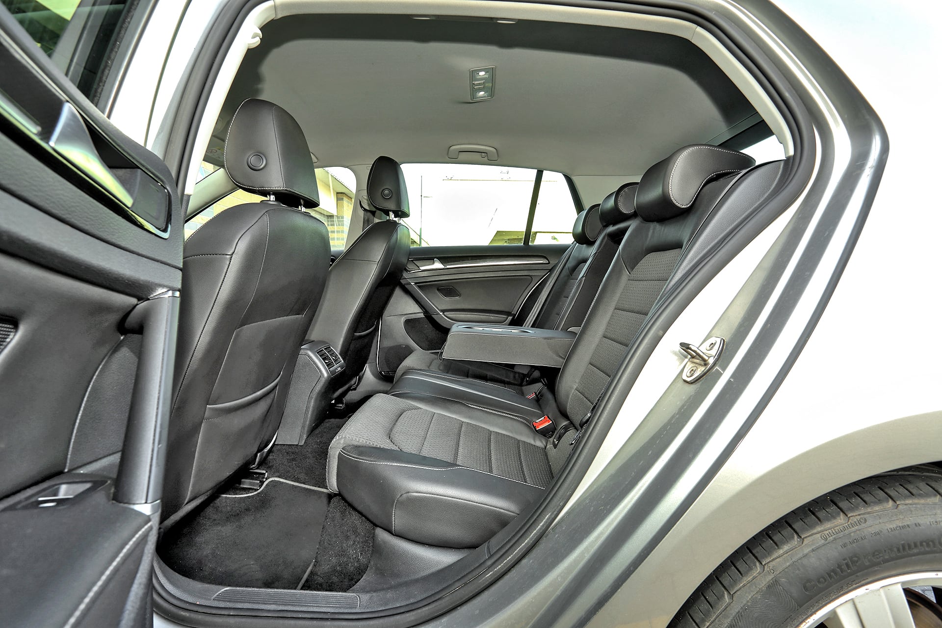 Volkswagen-Golf-VII-1.4-TSI-DSG_16