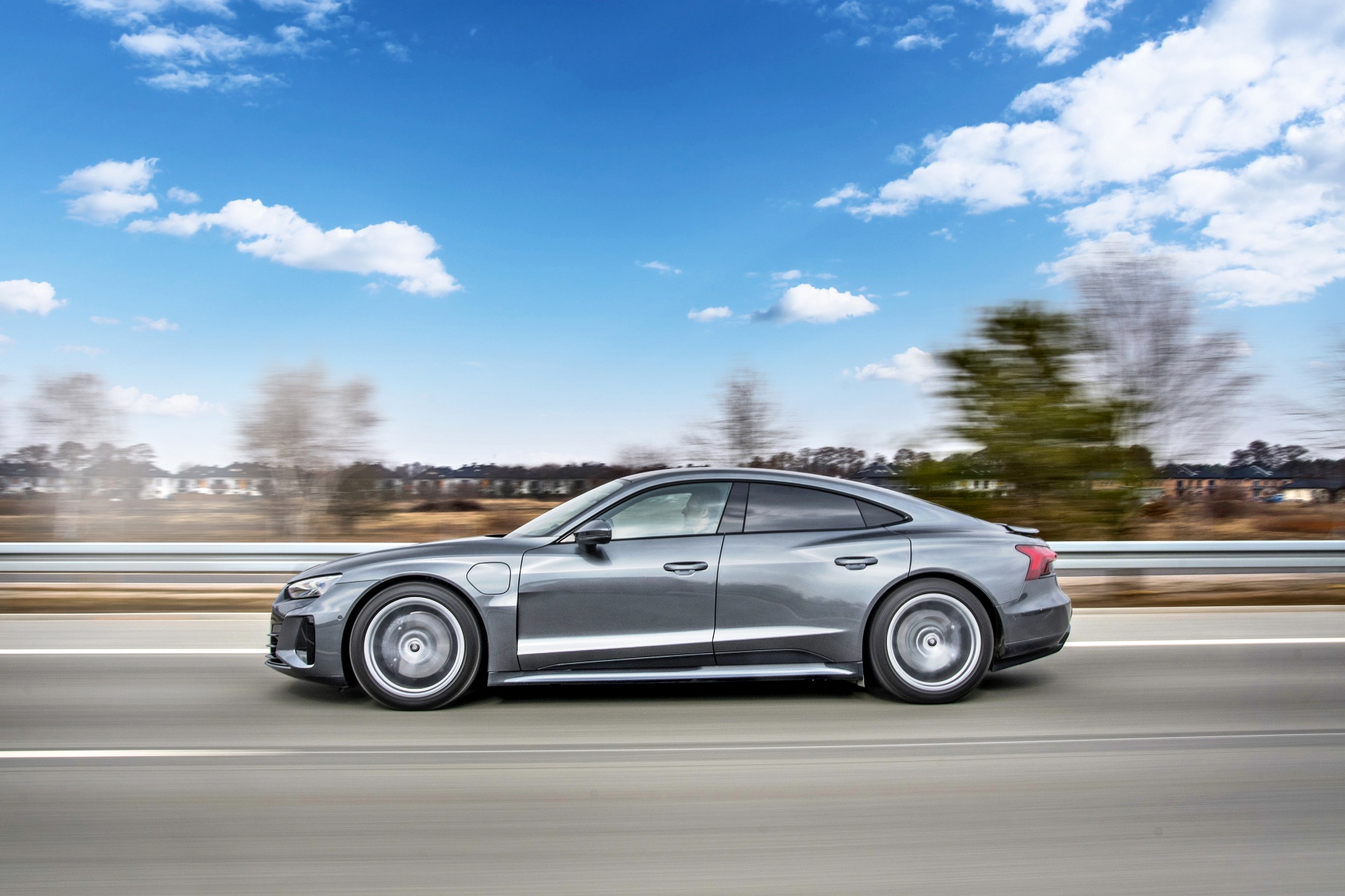 KSZ_AUDI_ETRON_GT_DYNAMIKA_034