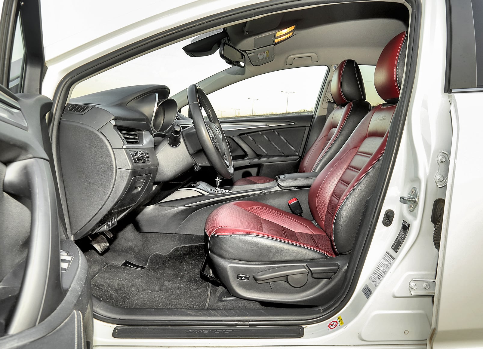 Toyota Avensis III fotele