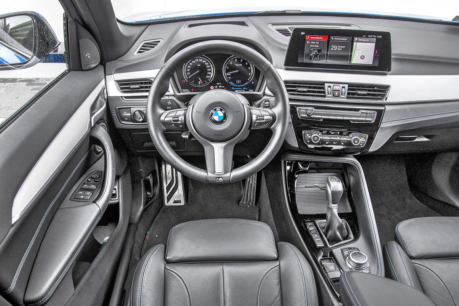 KSZ_BMW_X1_F48_FL_25e_INTERIOR_001