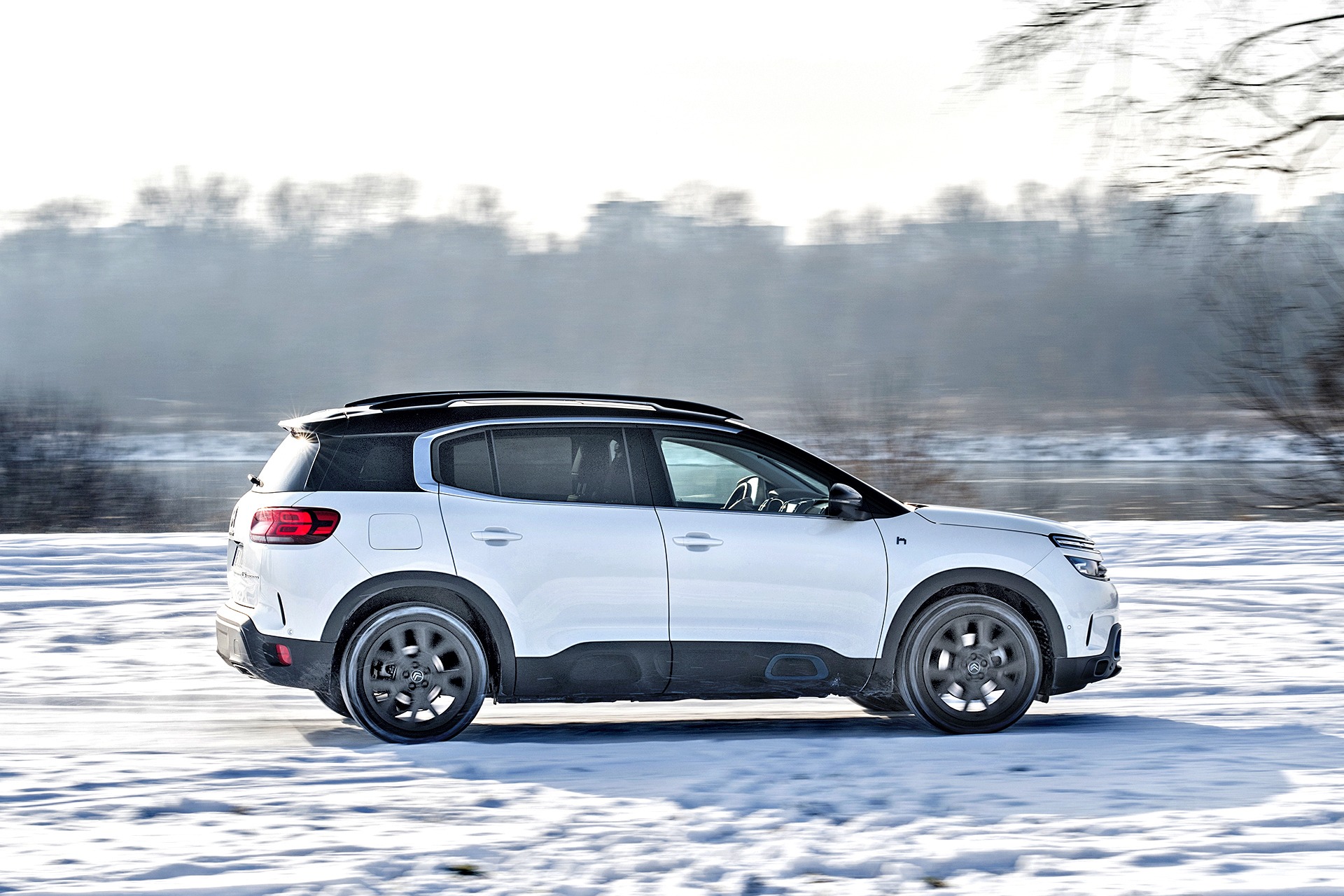 KSZ_CITROEN_C5_AIRCROSS_HYBRID_DYNAMIKA_007