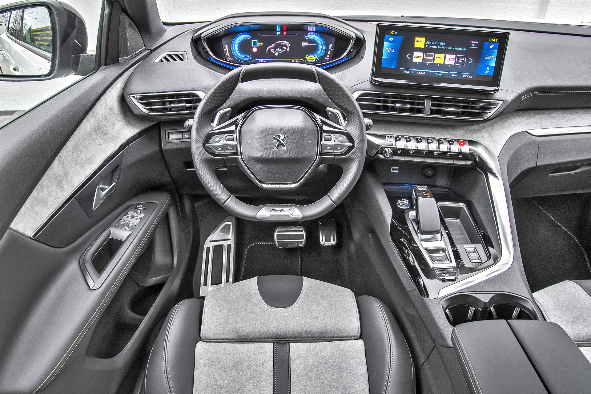 KSZ_PEUGEOT_3008_II_FL_HYBRID_INTERIOR_002