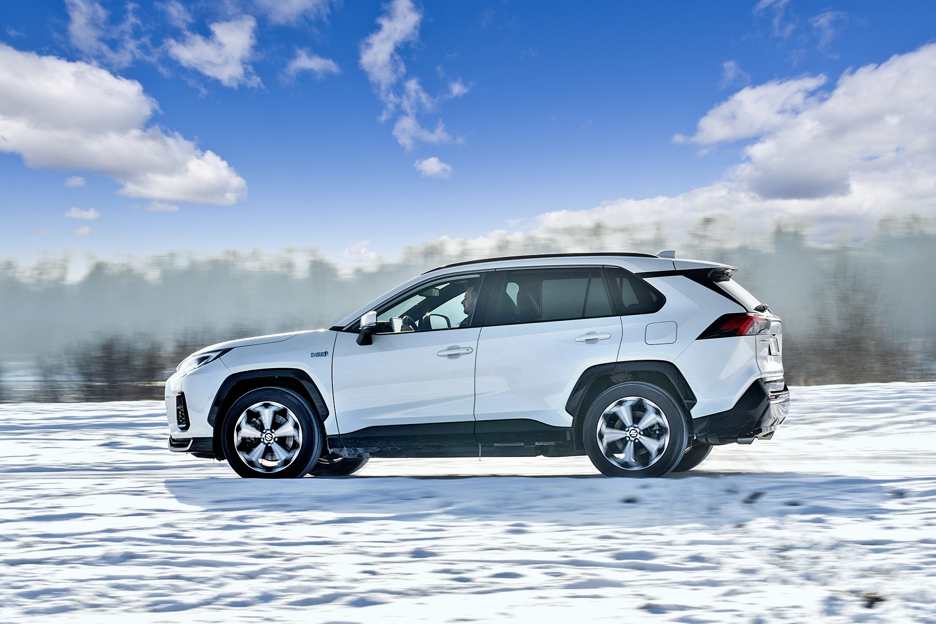 KSZ_SUZUKI_ACROSS_ELEGANCE_PHEV_DYNAMIKA_012