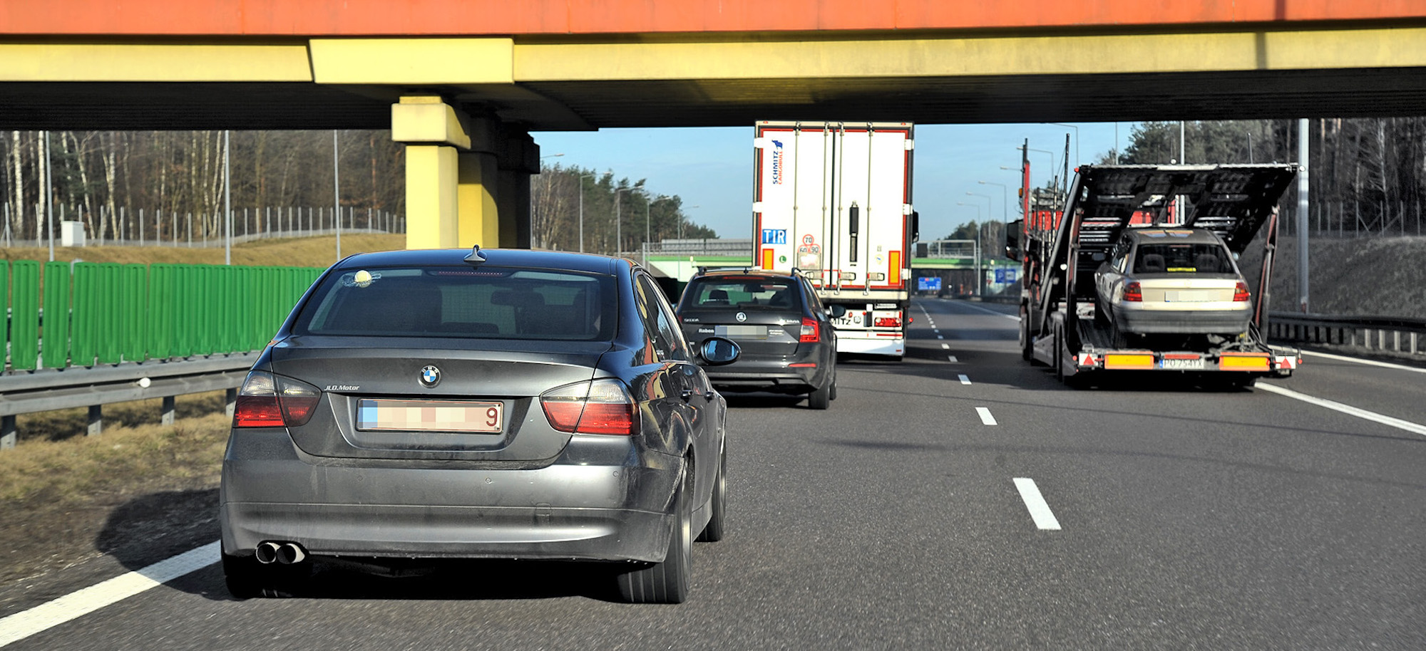 auta na autostradzie