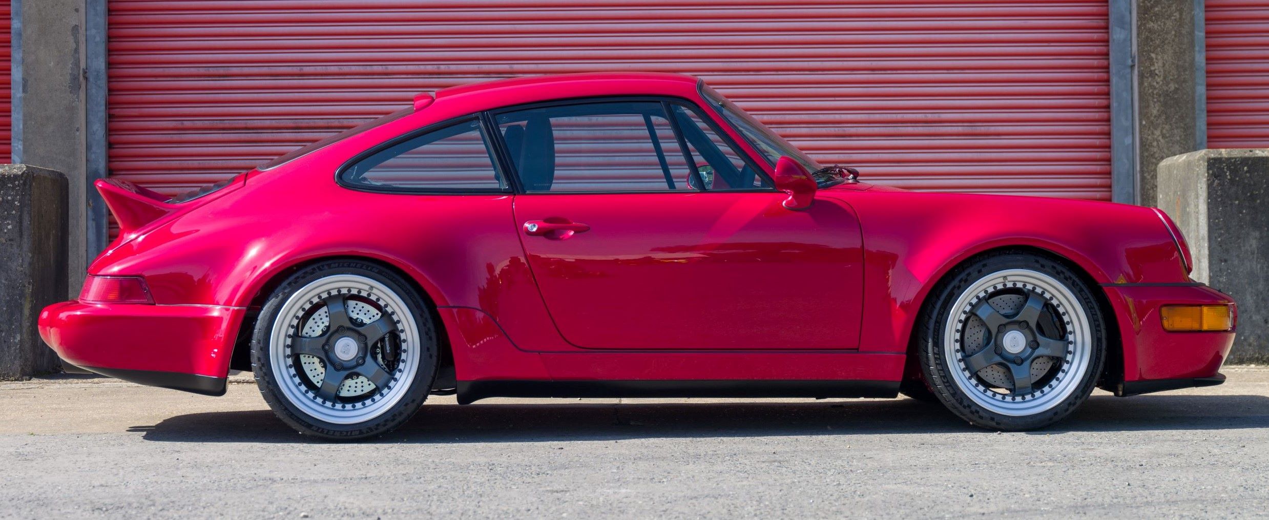 Porsche 911 Everrati bok